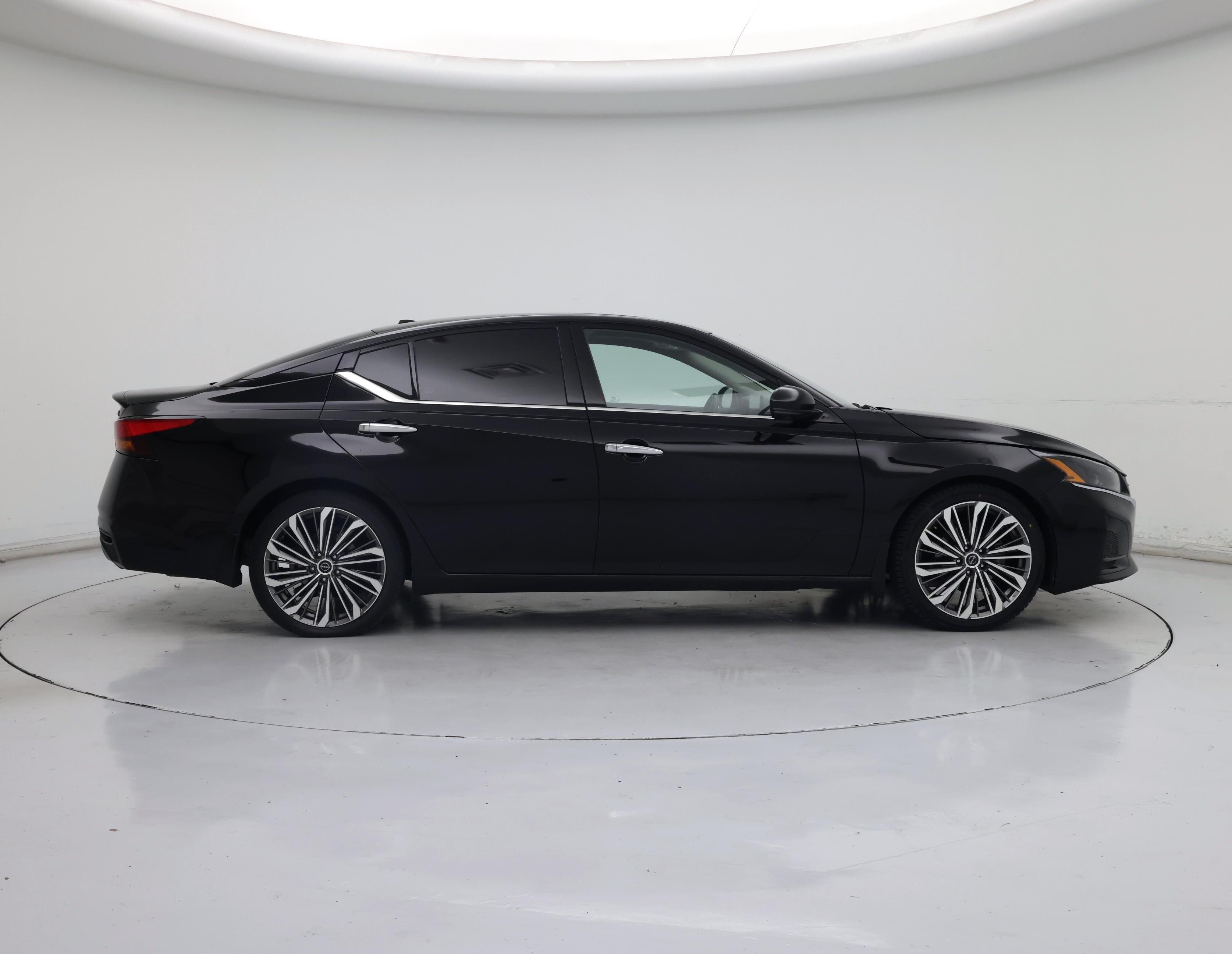 Thumbnail: 2023 Nissan Altima - 7