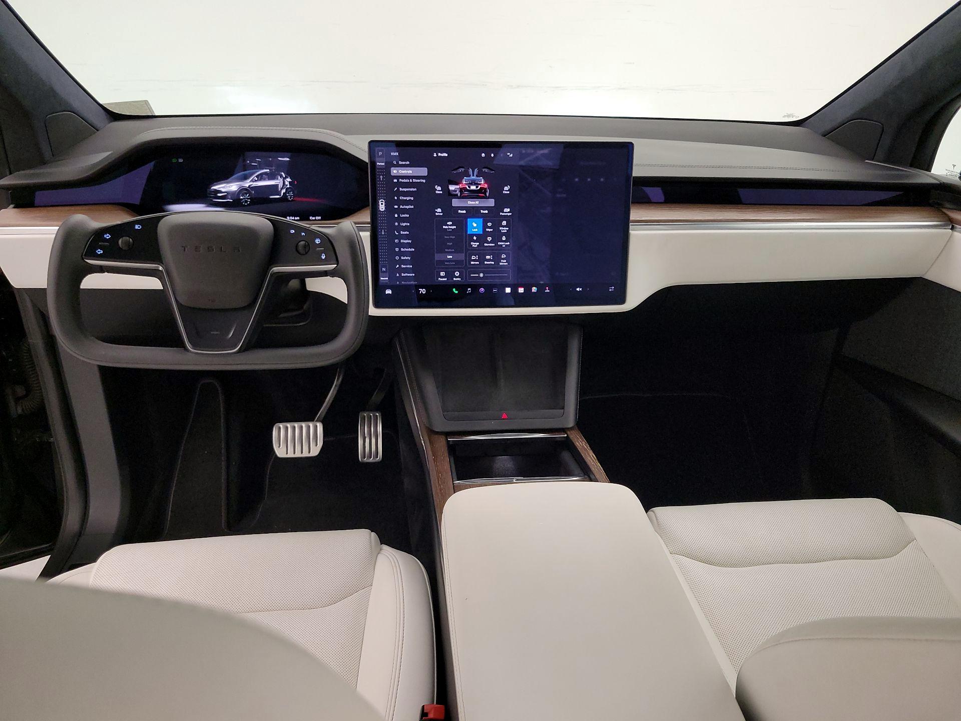 Thumbnail: 2022 Tesla Model X - 9