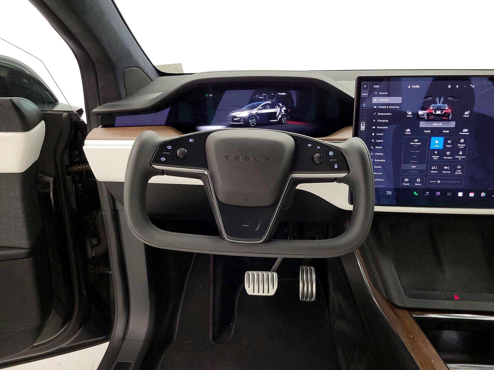 Thumbnail: 2022 Tesla Model X - 10