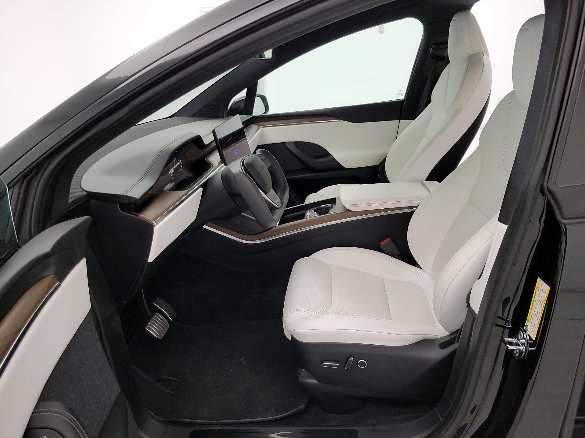 Thumbnail: 2022 Tesla Model X - 11