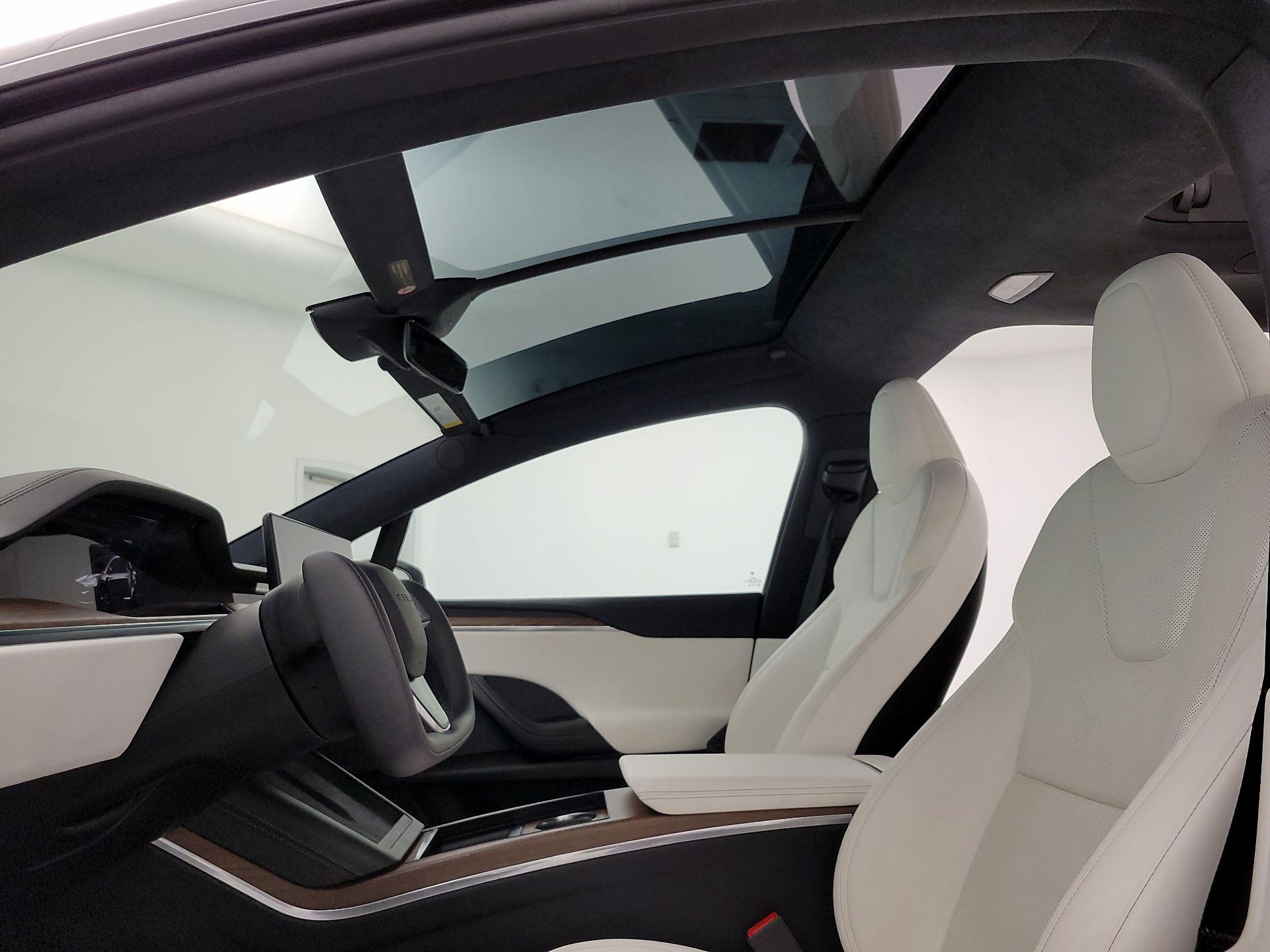 Thumbnail: 2022 Tesla Model X - 18