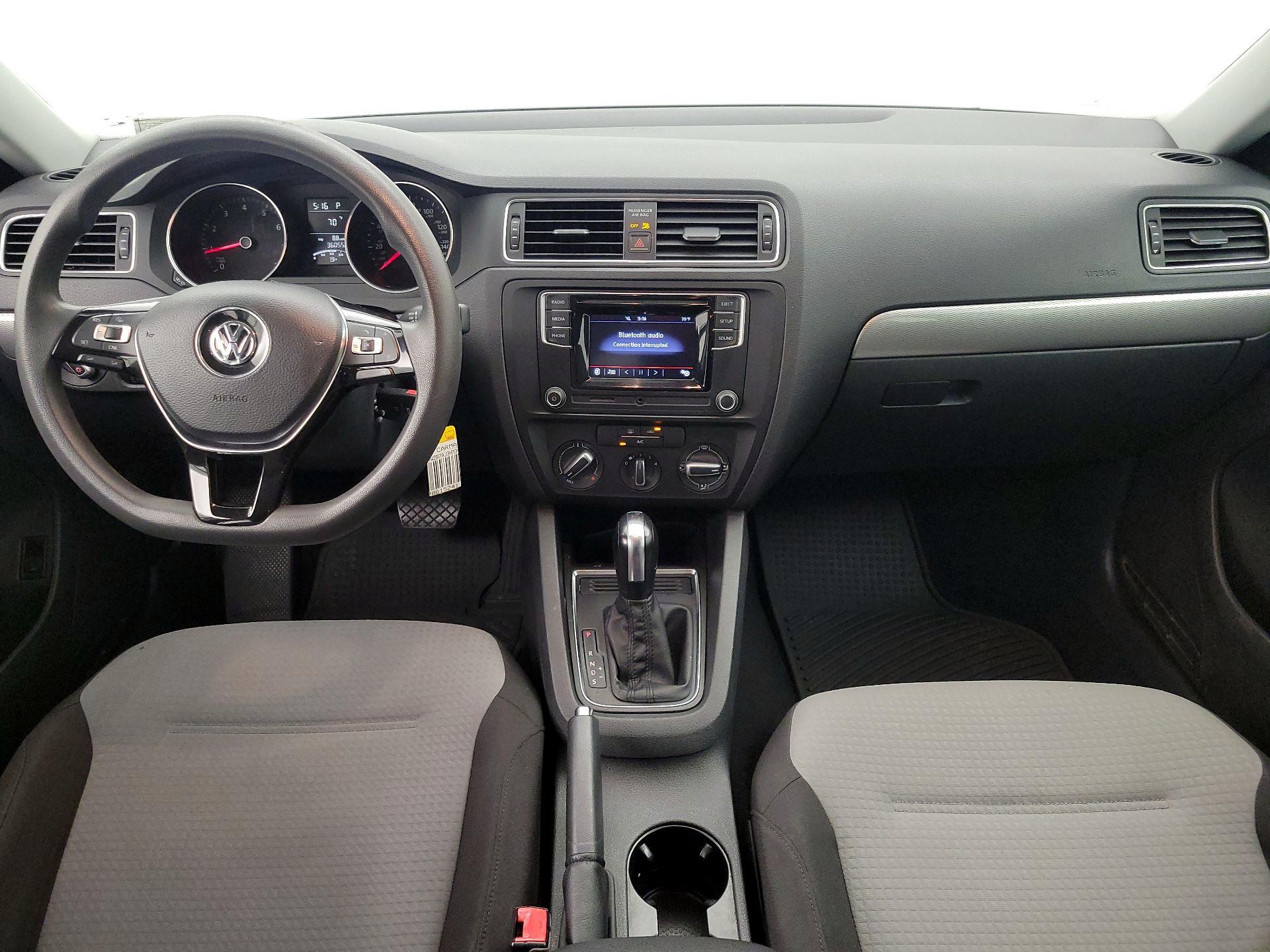 Thumbnail: 2017 Volkswagen Jetta - 9