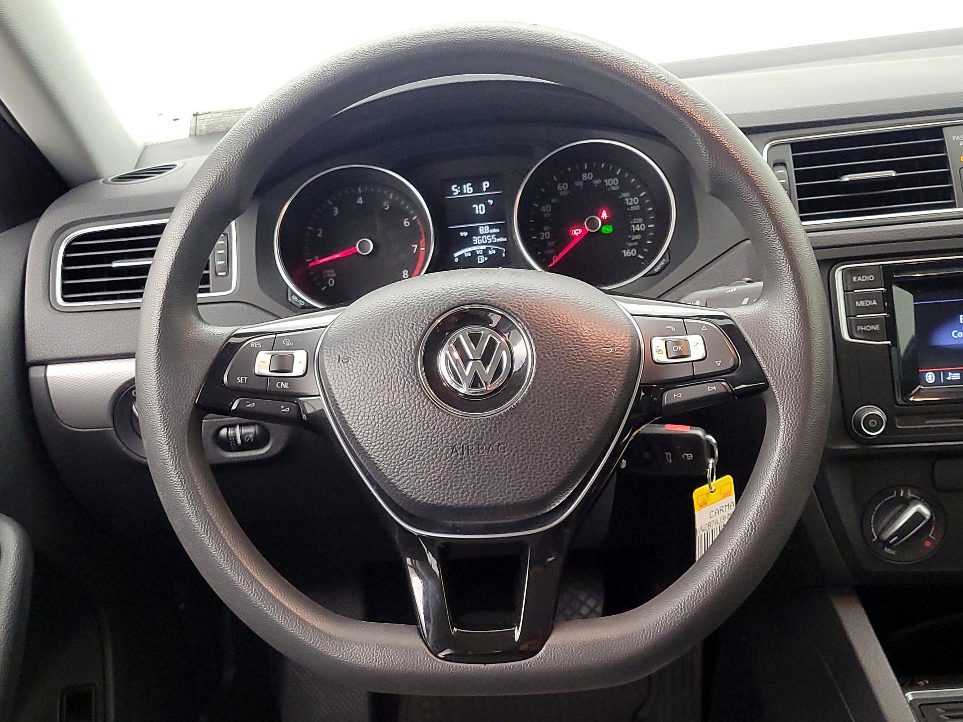 Thumbnail: 2017 Volkswagen Jetta - 10