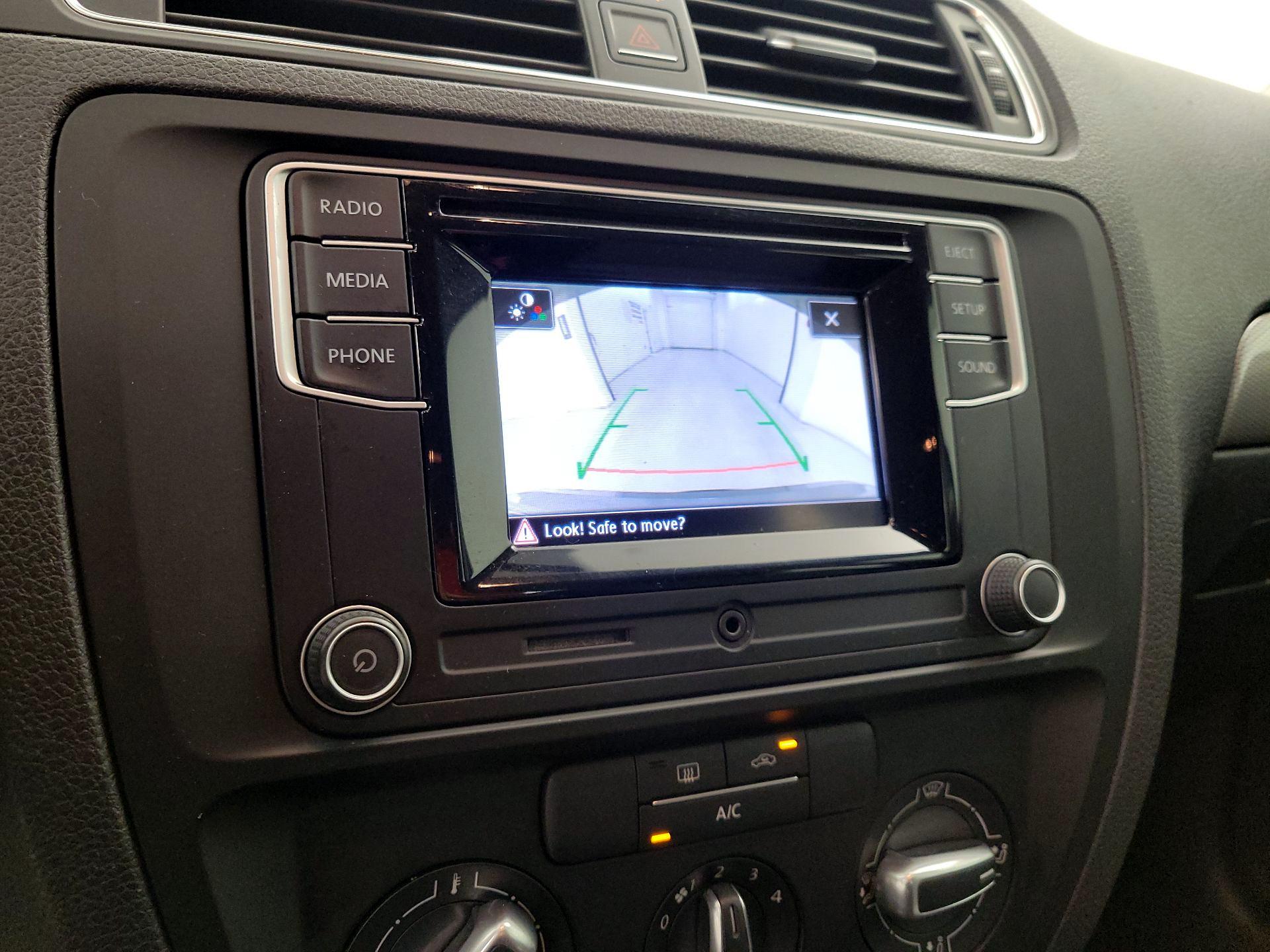 Thumbnail: 2017 Volkswagen Jetta - 14