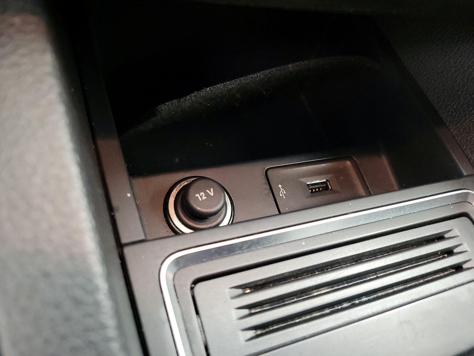 Thumbnail: 2017 Volkswagen Jetta - 18