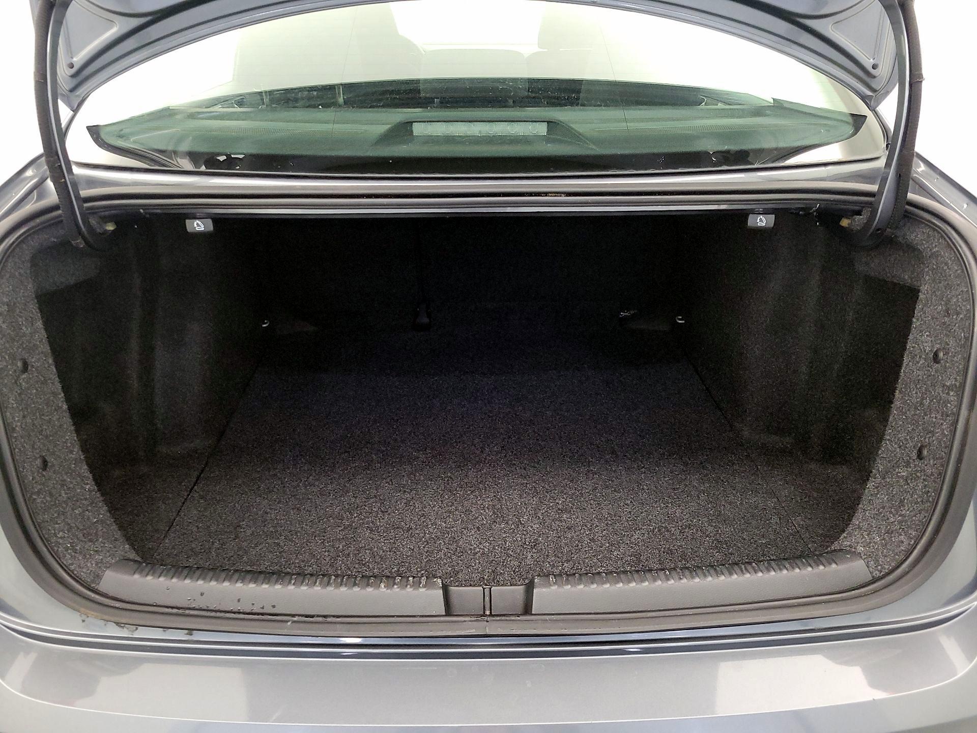 Thumbnail: 2017 Volkswagen Jetta - 20