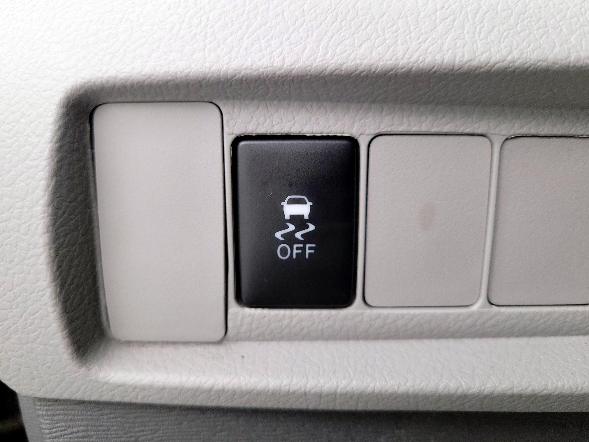 Thumbnail: 2017 Toyota Sienna - 11