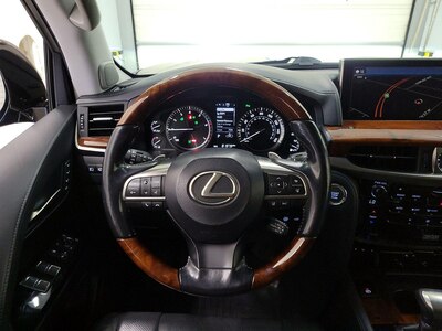 Steering Wheel & Instrument Cluster (On)