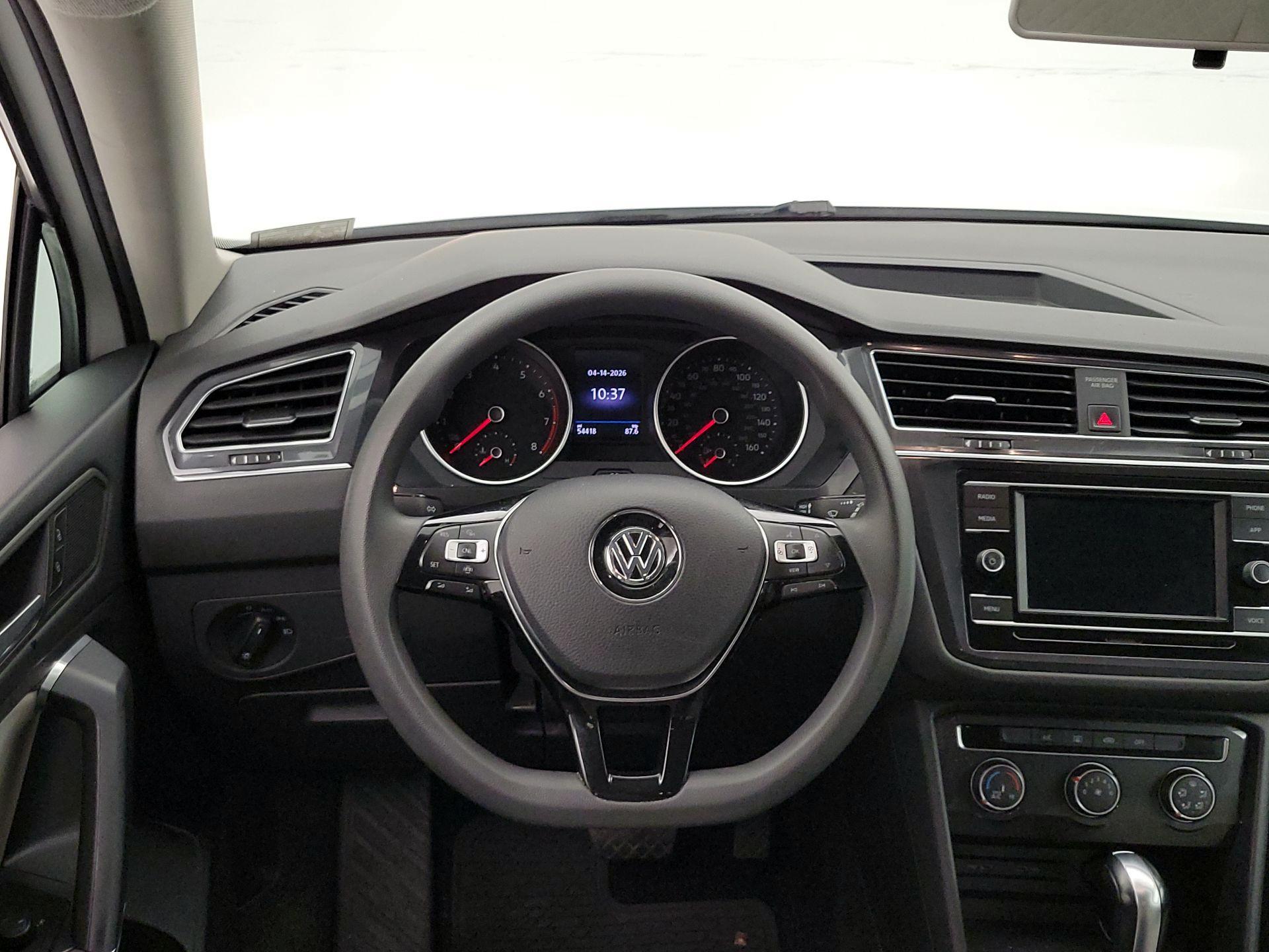 Thumbnail: 2020 Volkswagen Tiguan - 10