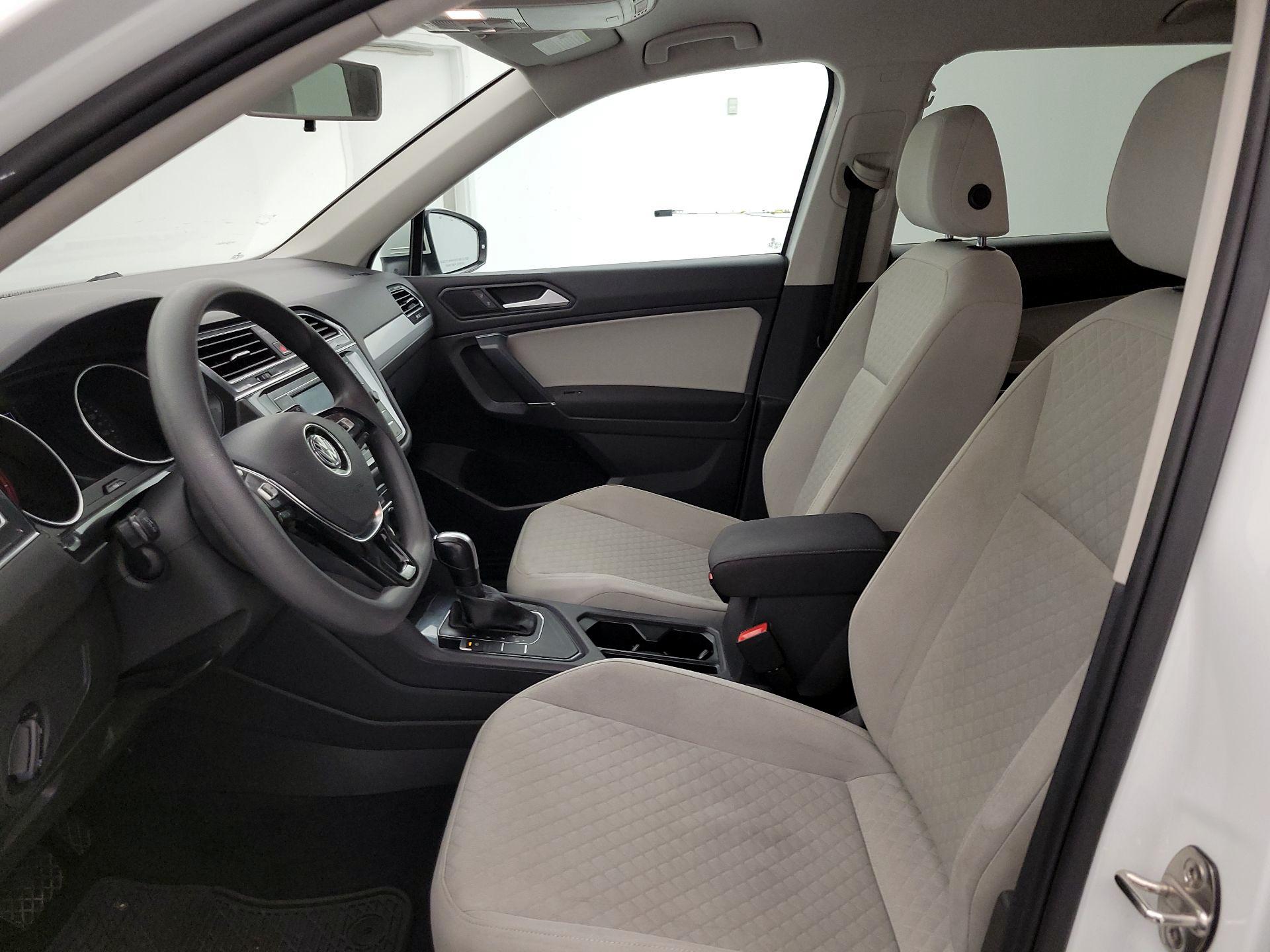 Thumbnail: 2020 Volkswagen Tiguan - 11
