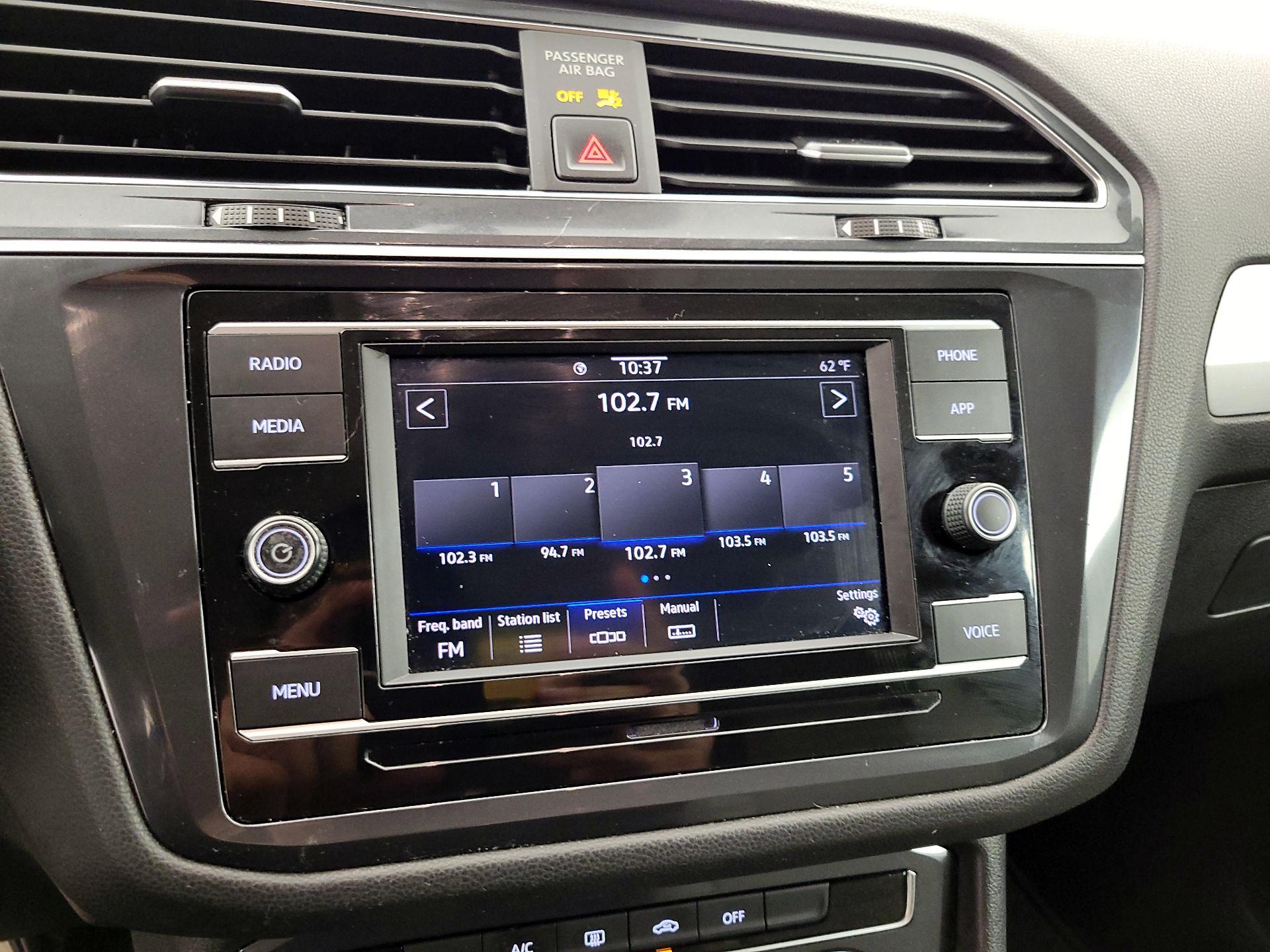 Thumbnail: 2020 Volkswagen Tiguan - 15