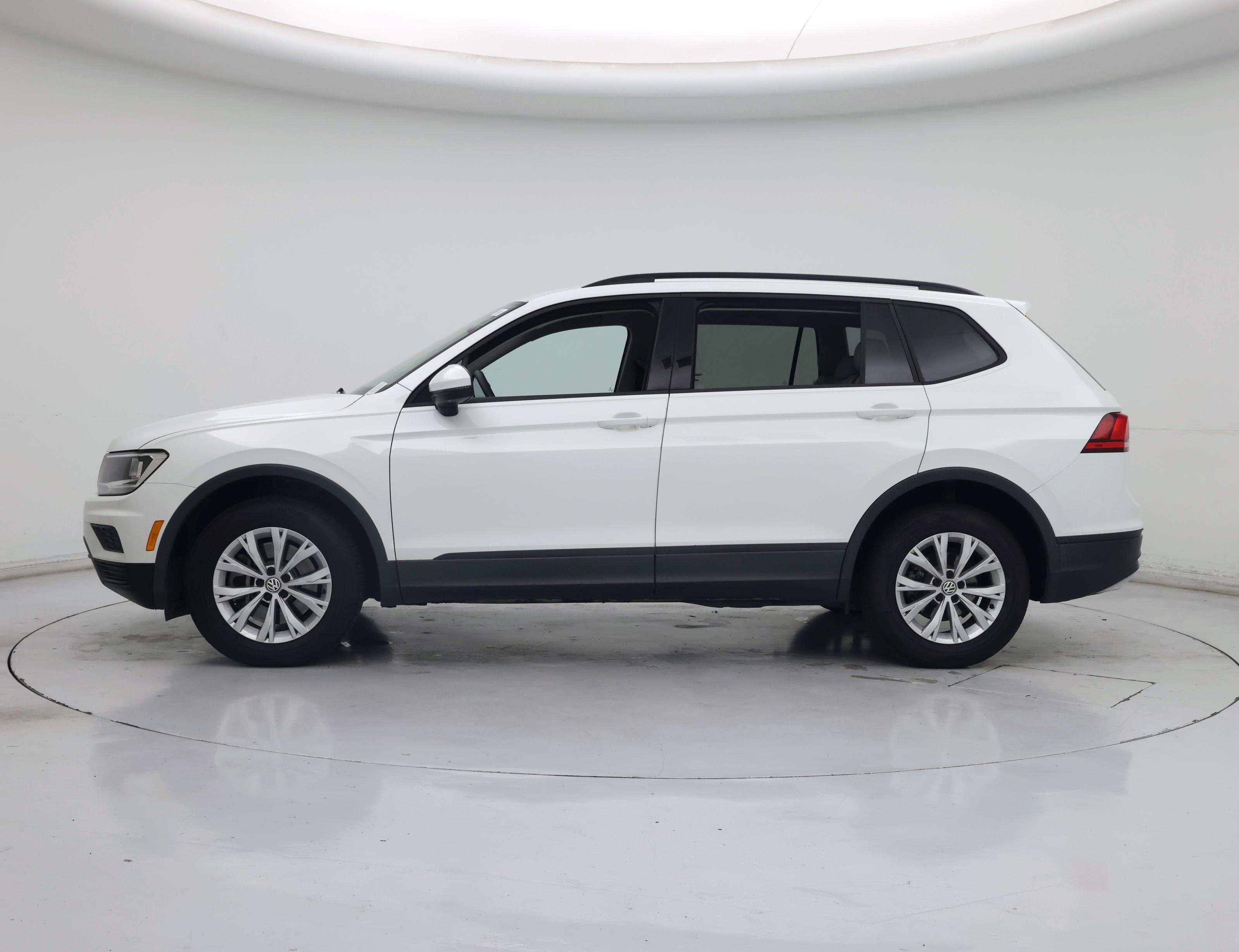 Thumbnail: 2020 Volkswagen Tiguan - 3