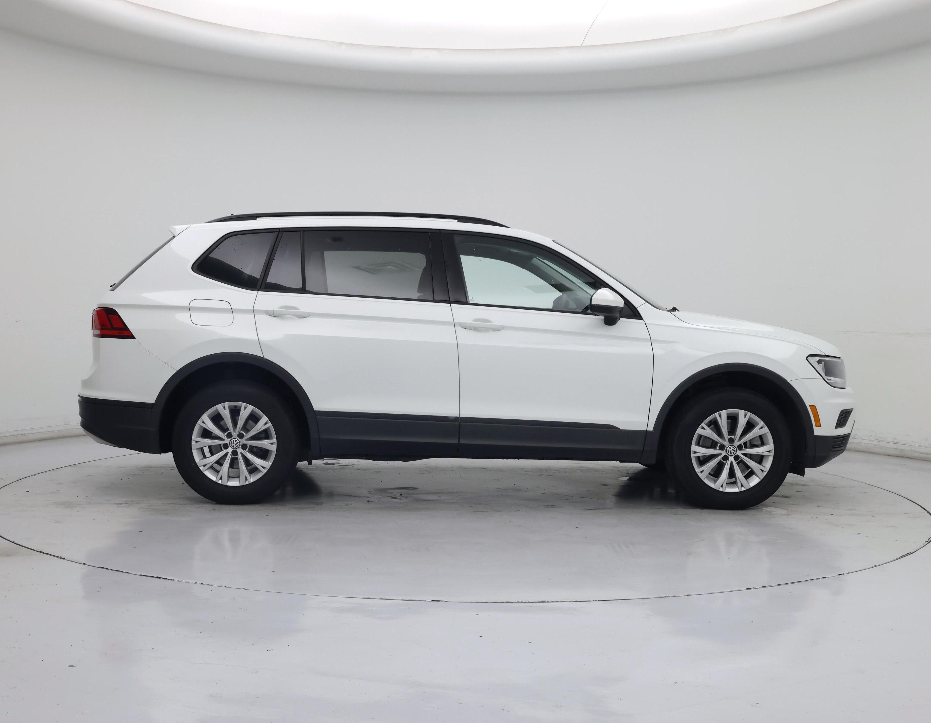 Thumbnail: 2020 Volkswagen Tiguan - 7