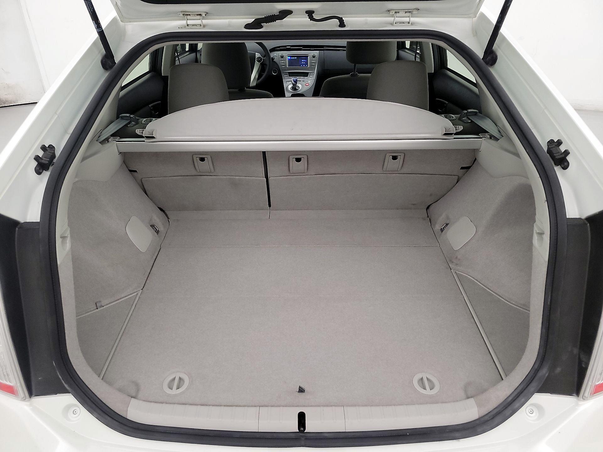 Thumbnail: 2014 Toyota Prius - 16