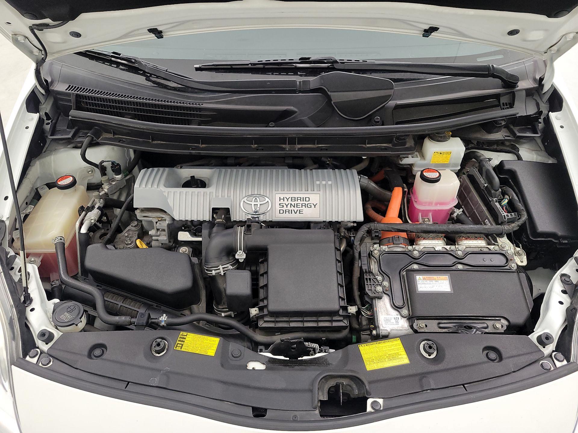 Thumbnail: 2014 Toyota Prius - 17