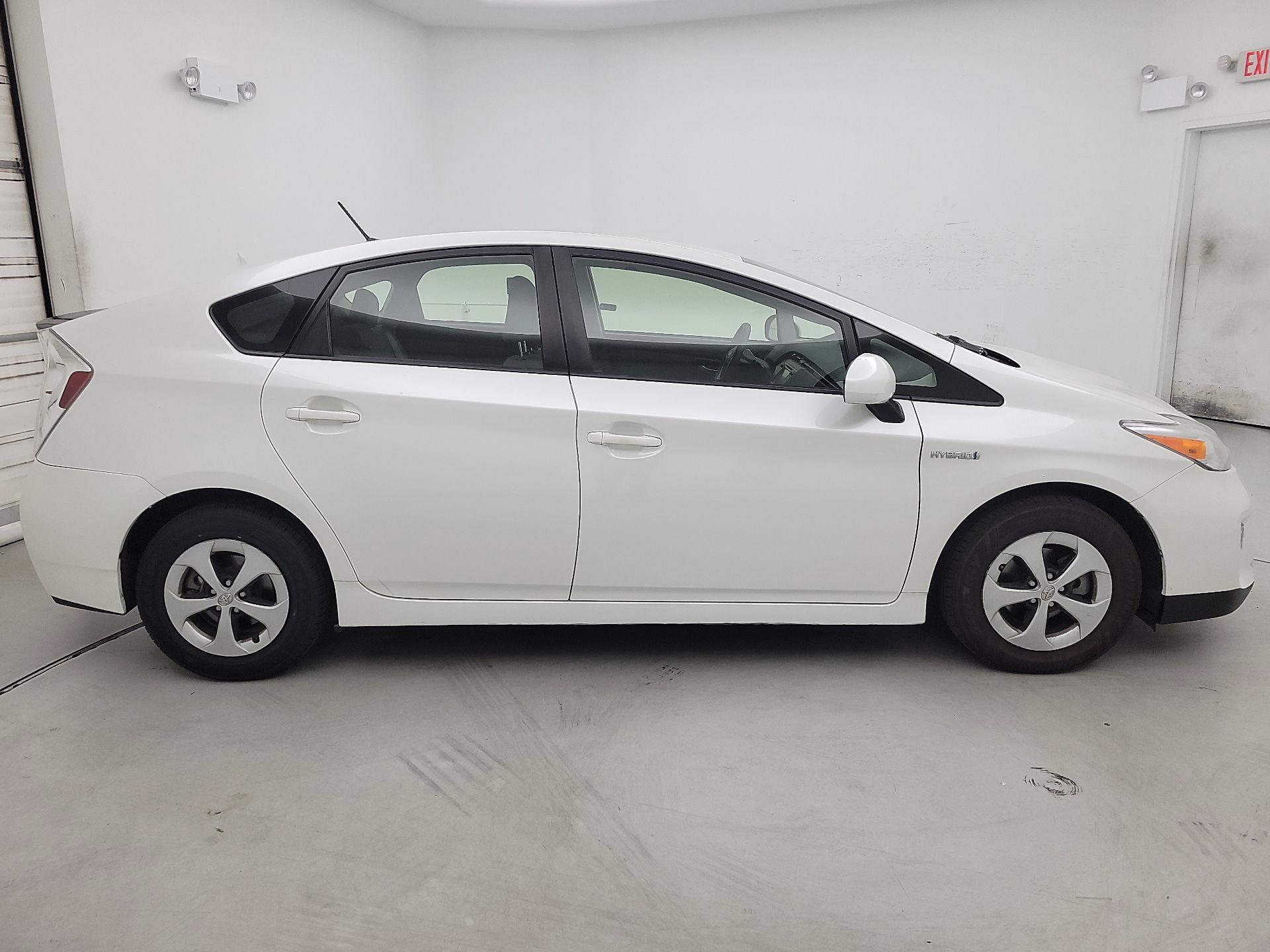 Thumbnail: 2014 Toyota Prius - 4
