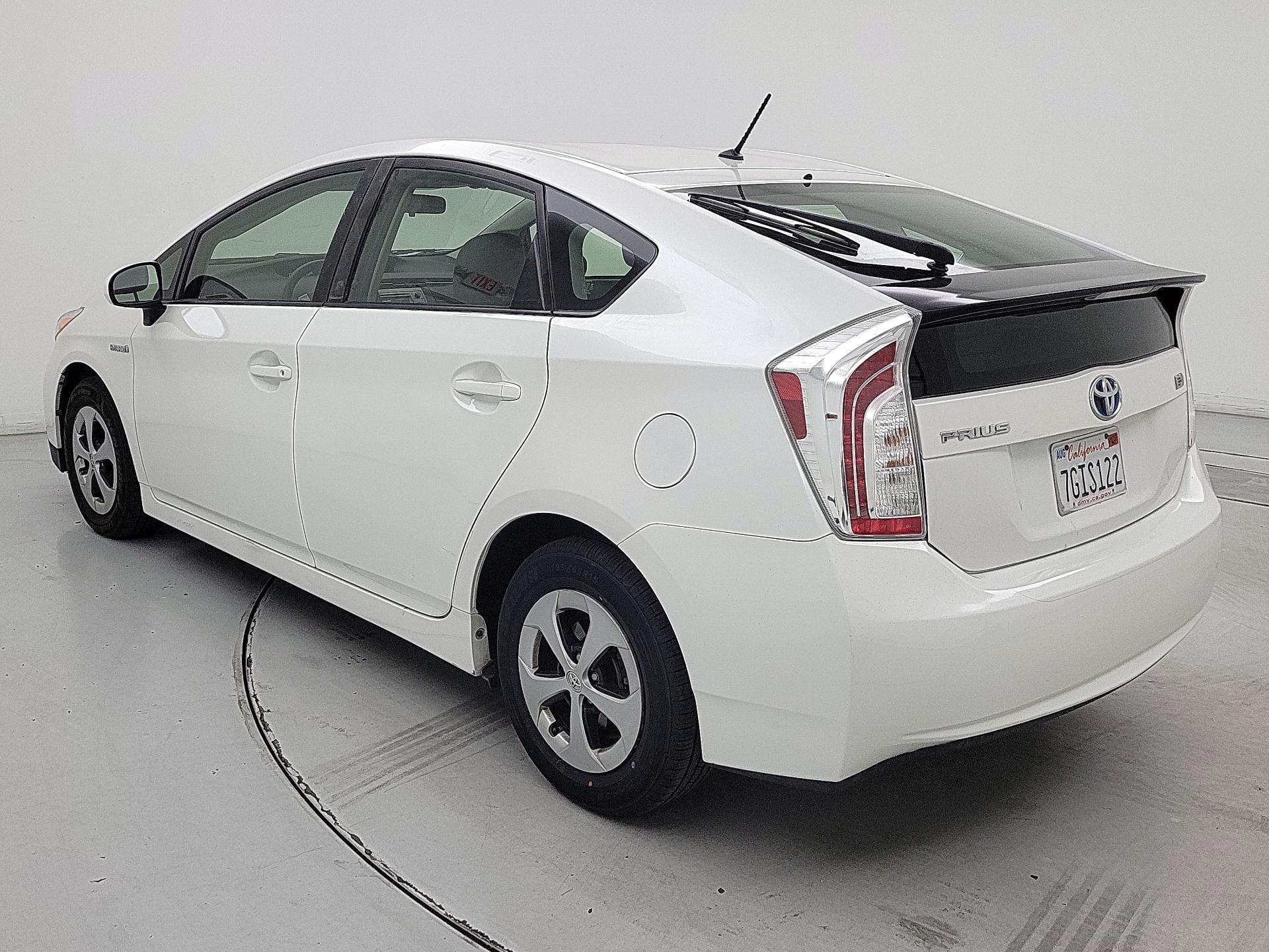 Thumbnail: 2014 Toyota Prius - 7