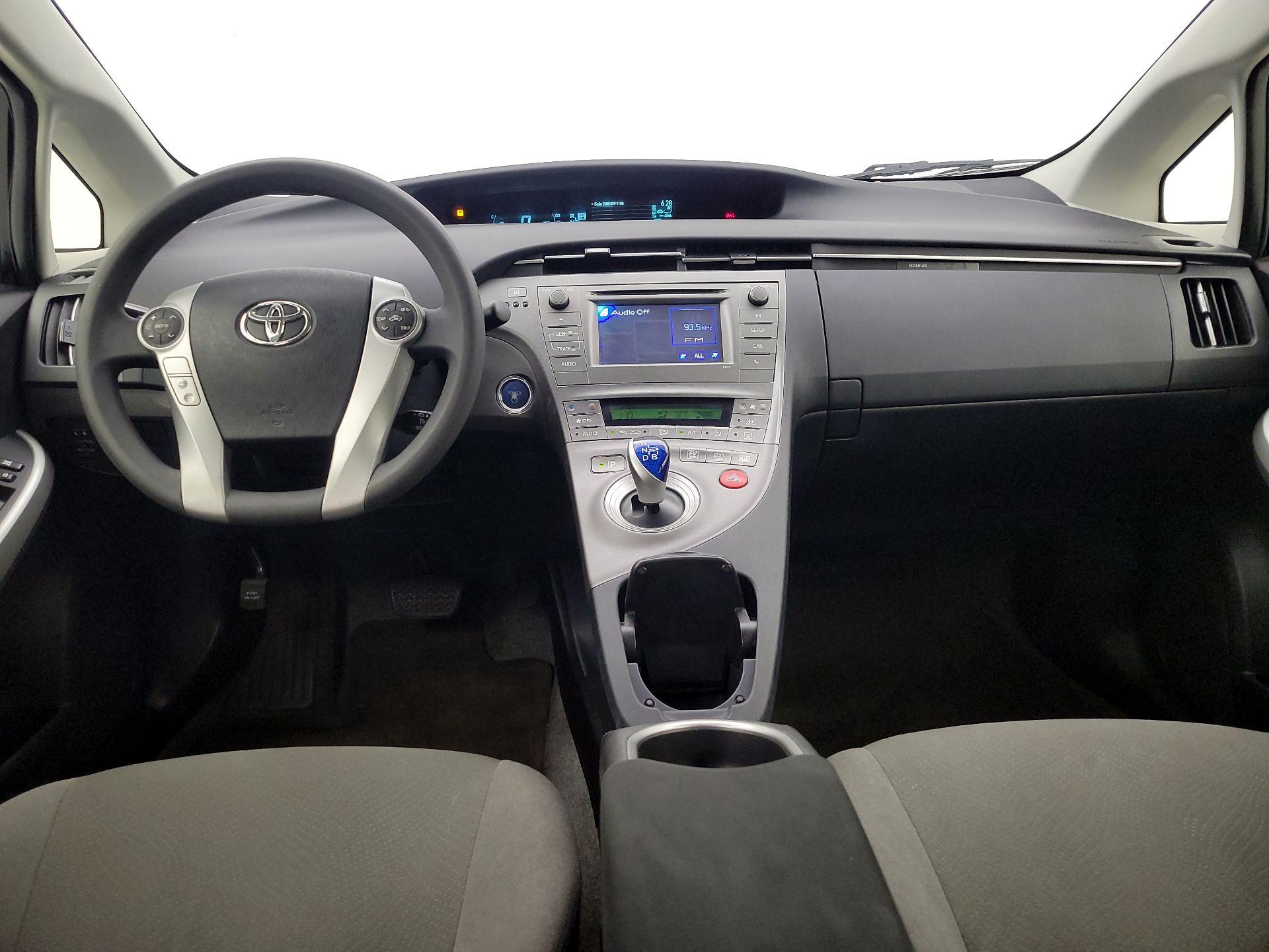 Thumbnail: 2014 Toyota Prius - 8