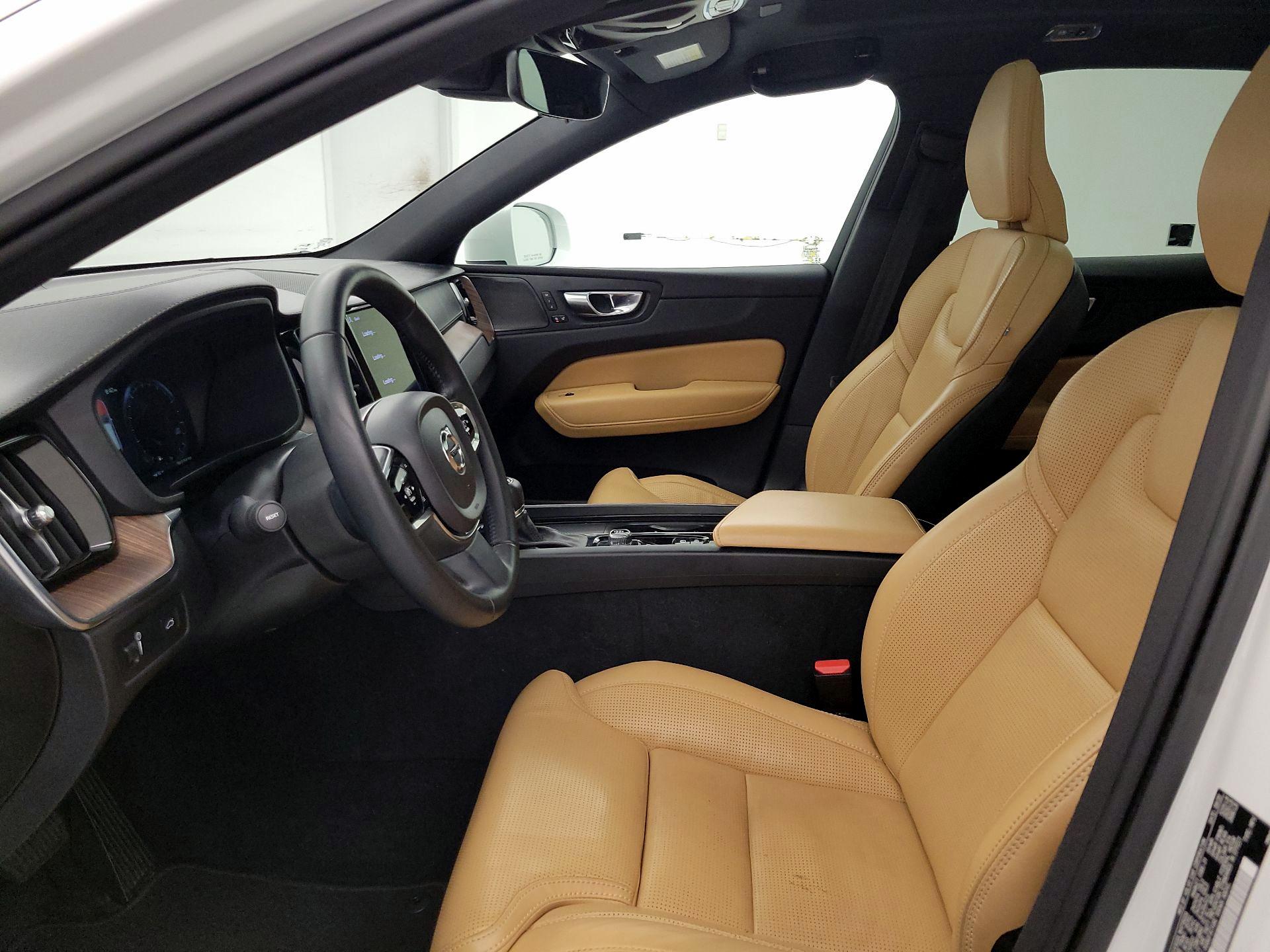 Thumbnail: 2021 Volvo XC60 - 11