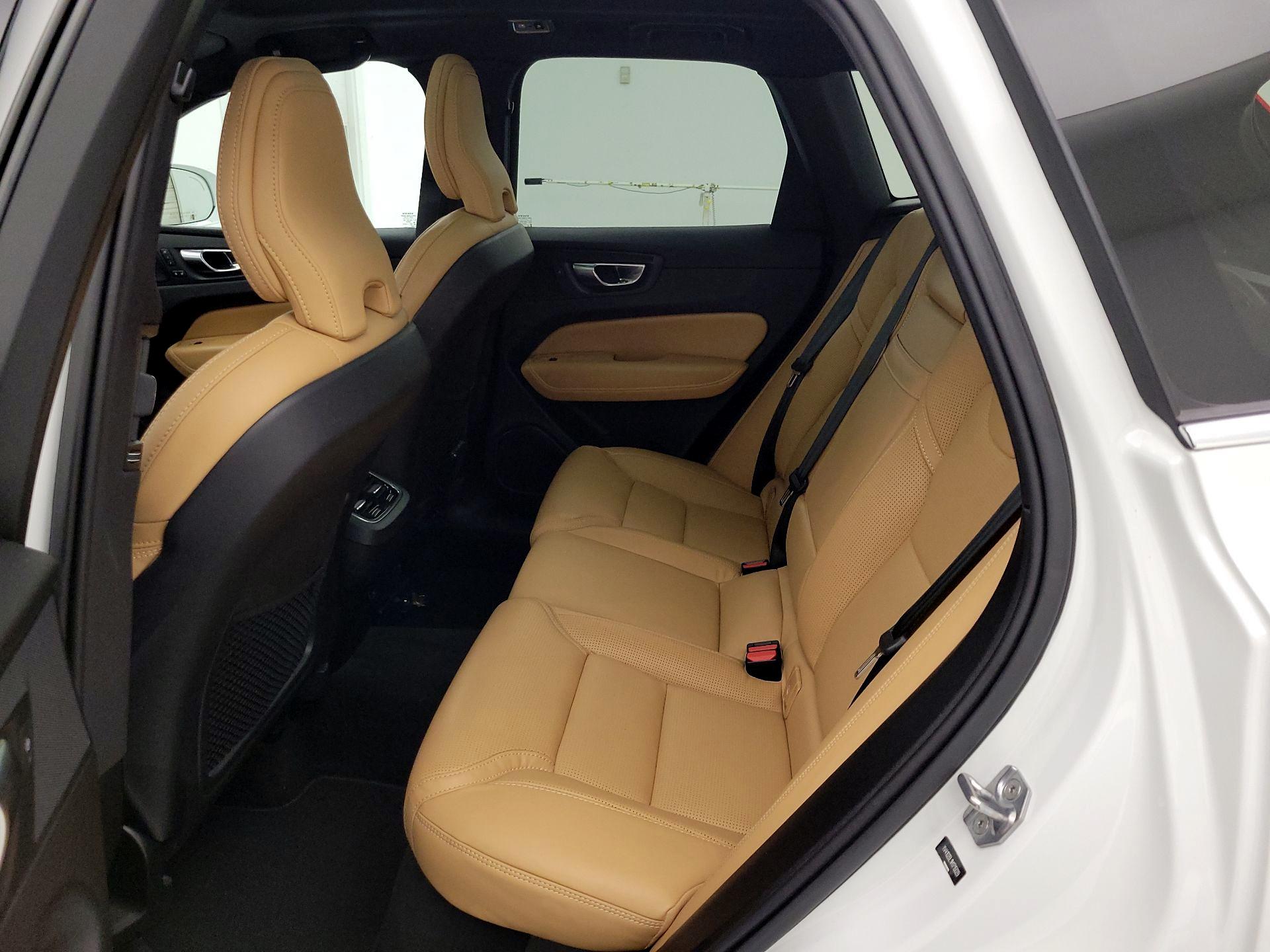 Thumbnail: 2021 Volvo XC60 - 20