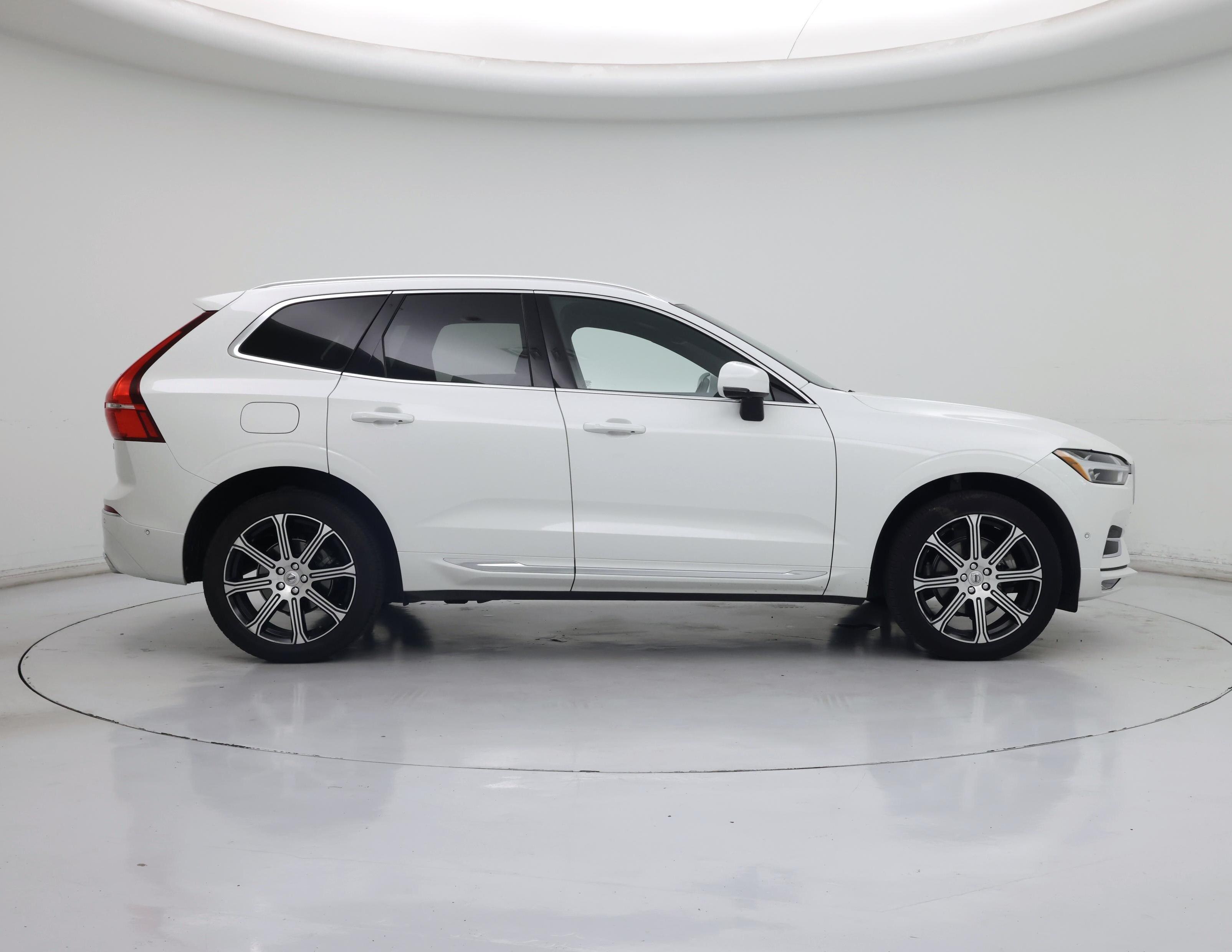 Thumbnail: 2021 Volvo XC60 - 7