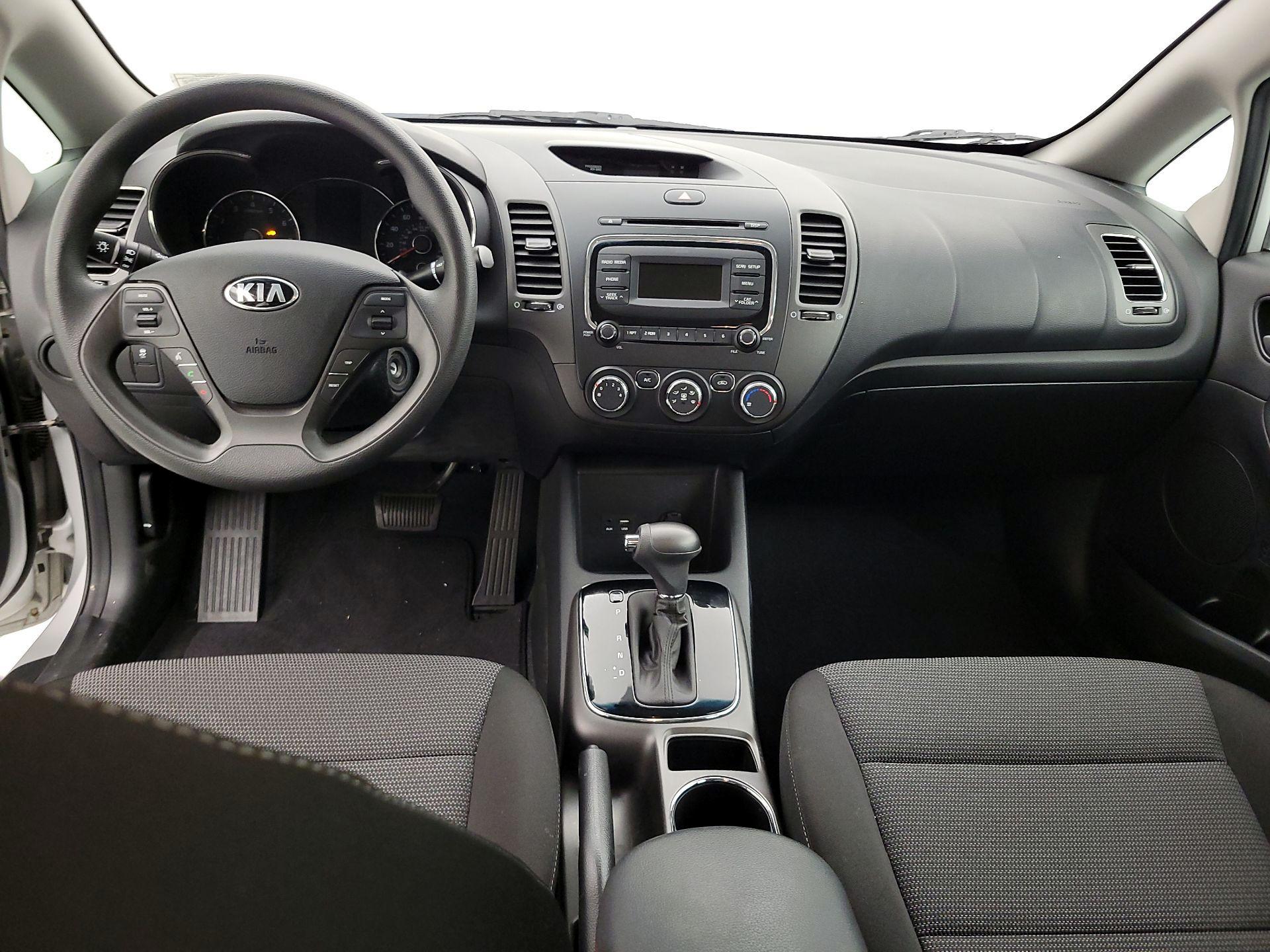 Thumbnail: 2017 Kia Forte - 9