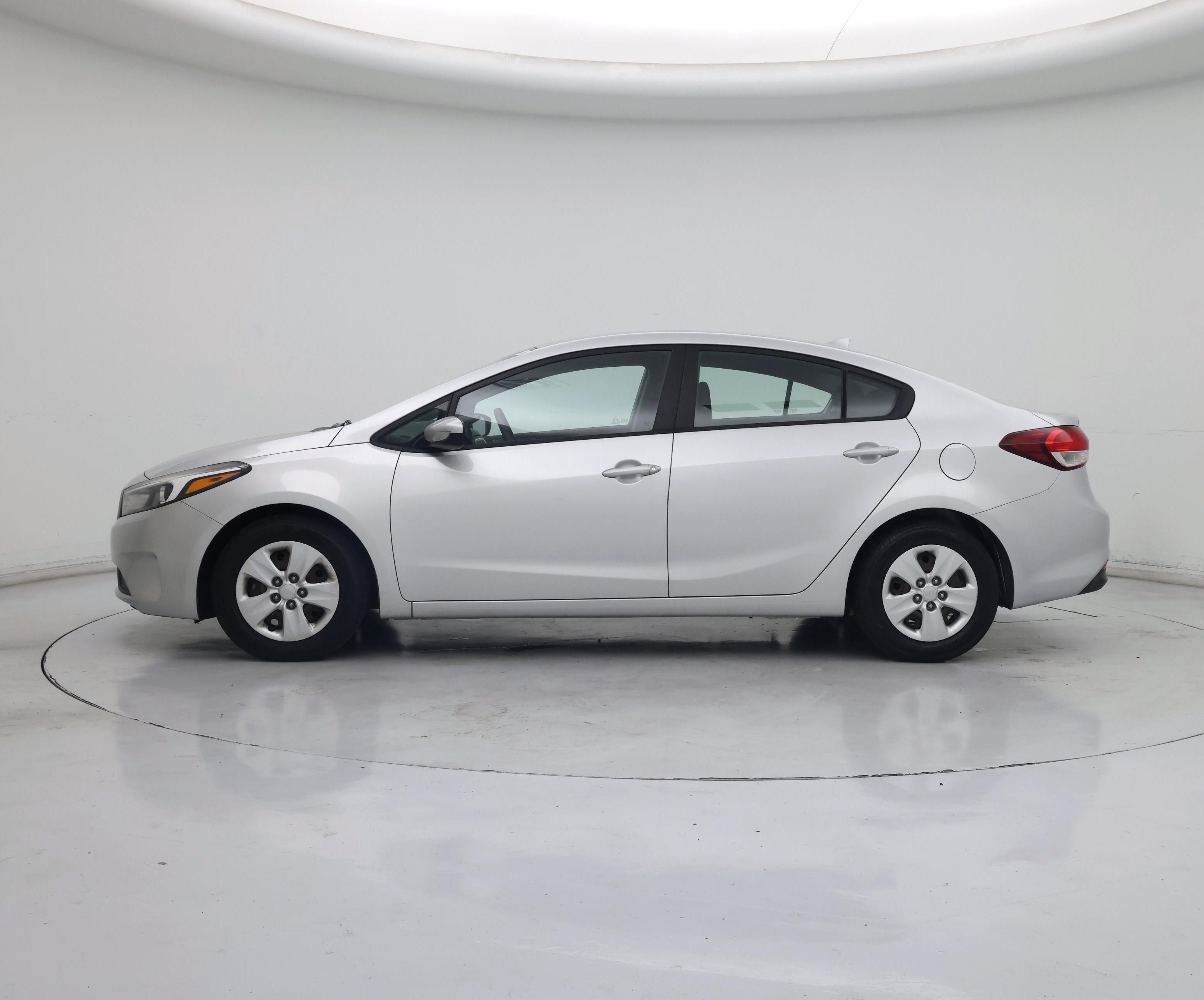 Thumbnail: 2017 Kia Forte - 3