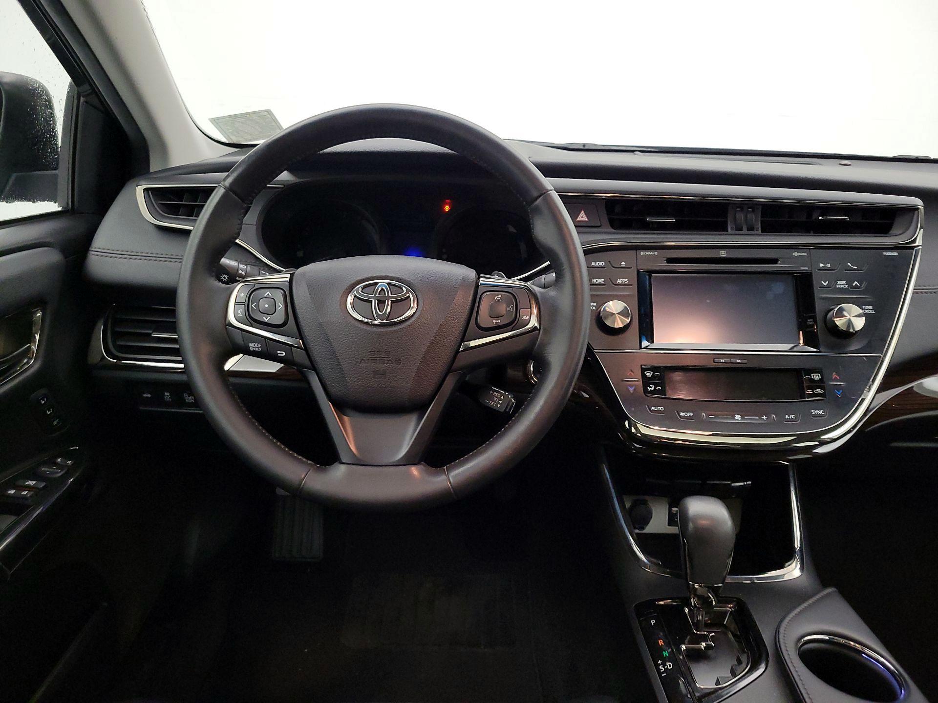 Thumbnail: 2015 Toyota Avalon - 10