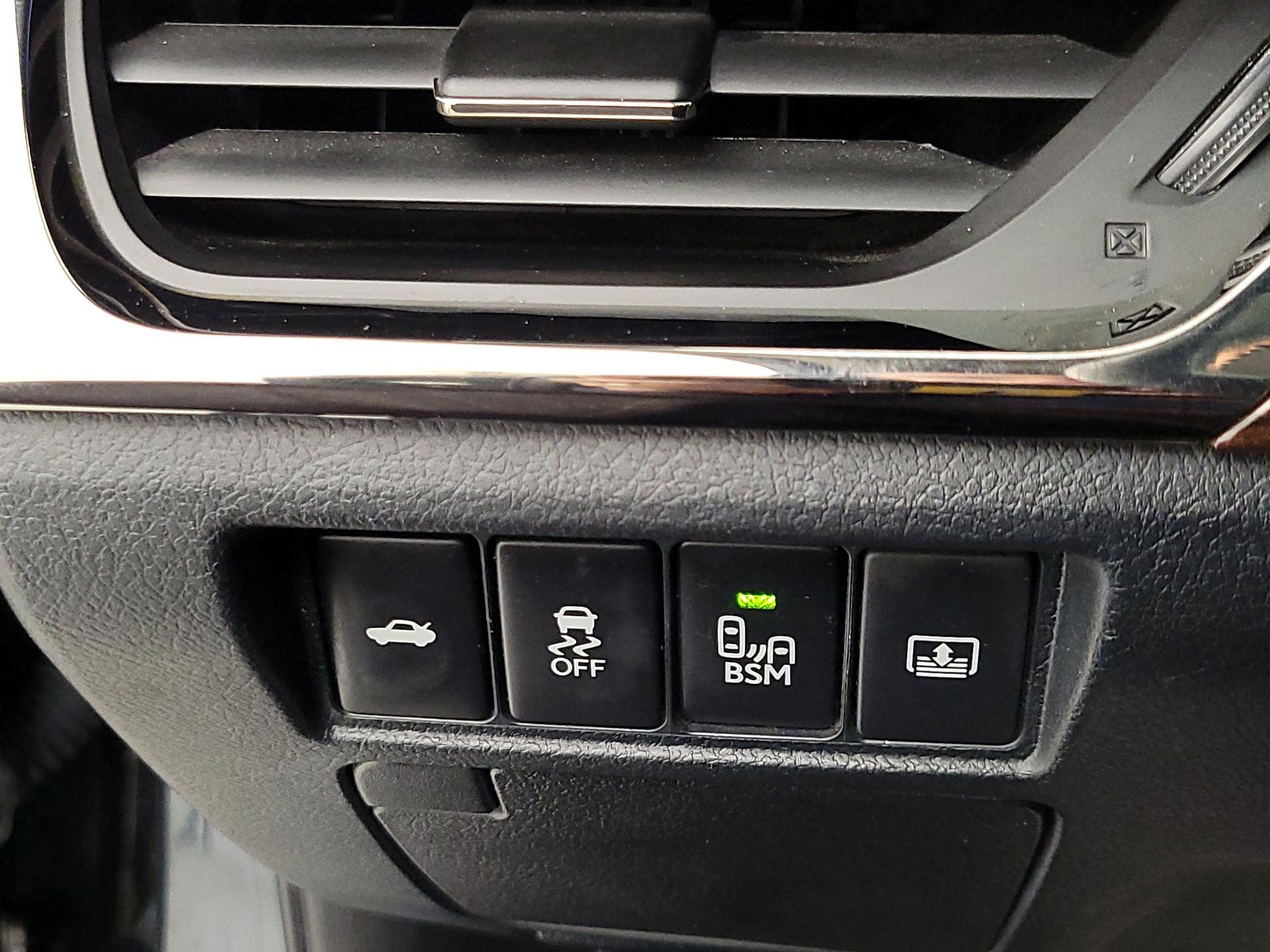 Thumbnail: 2015 Toyota Avalon - 13