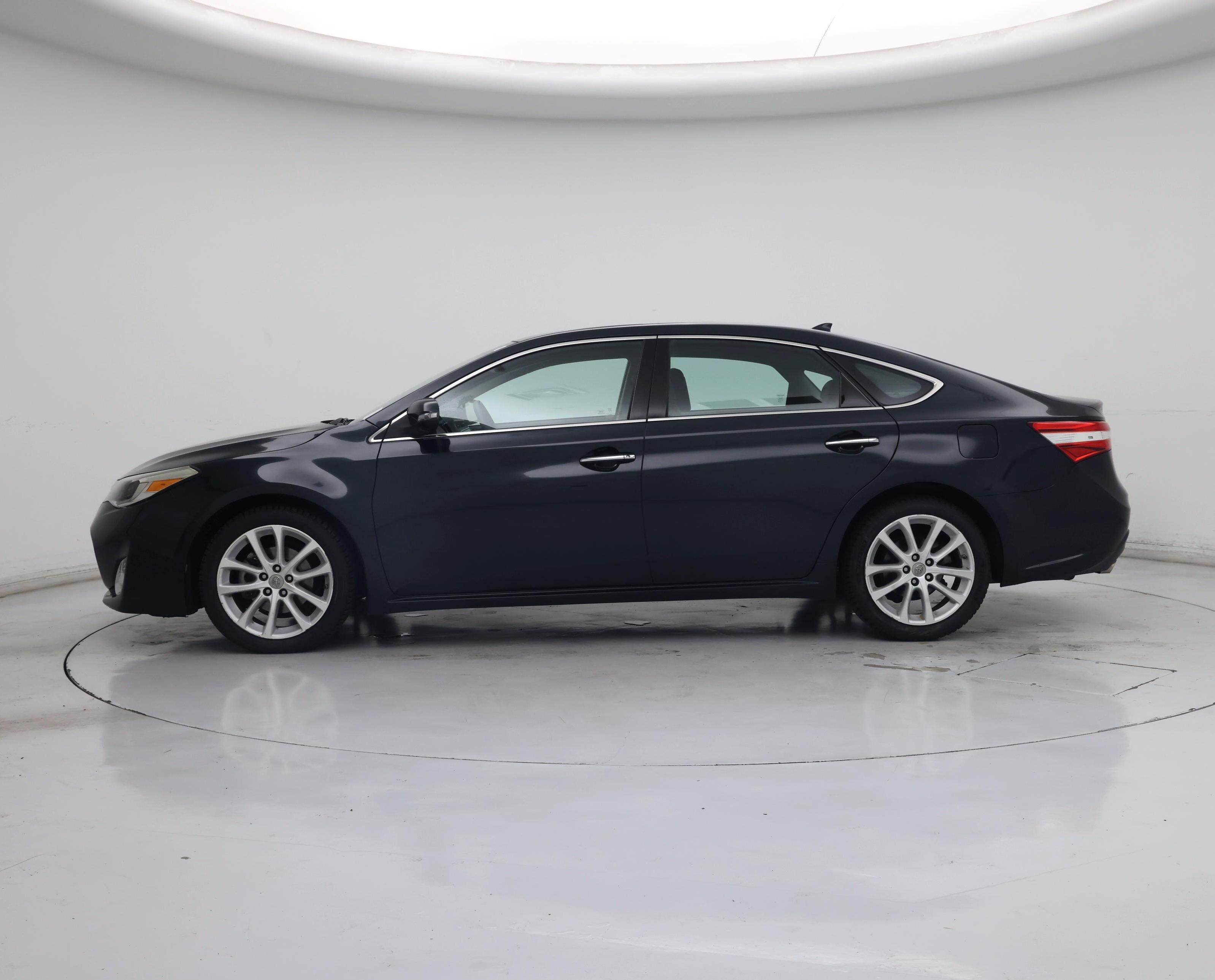 Thumbnail: 2015 Toyota Avalon - 3