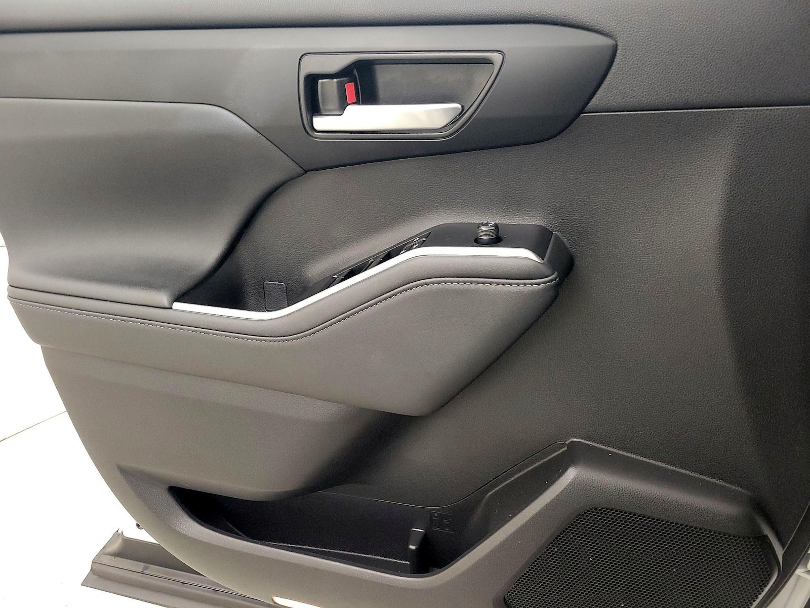 2023 Toyota Highlander XLE - Photo 11