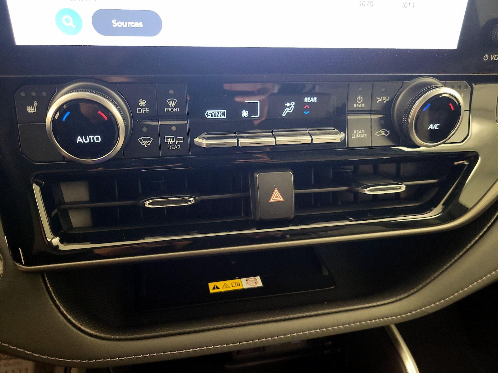 2023 Toyota Highlander XLE - Photo 15