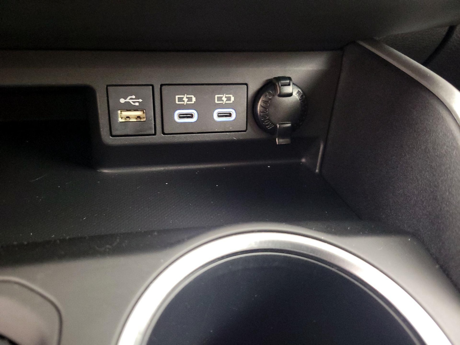2023 Toyota Highlander XLE - Photo 17