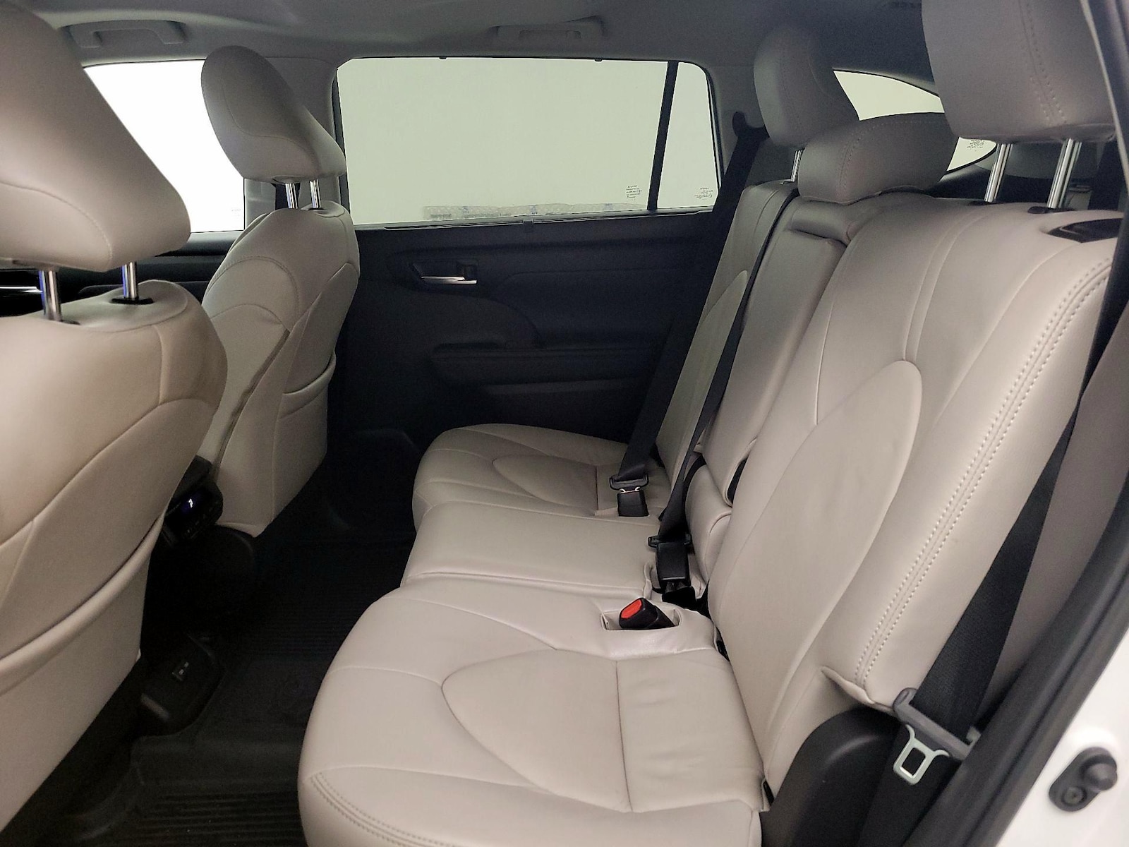 2023 Toyota Highlander XLE - Photo 18