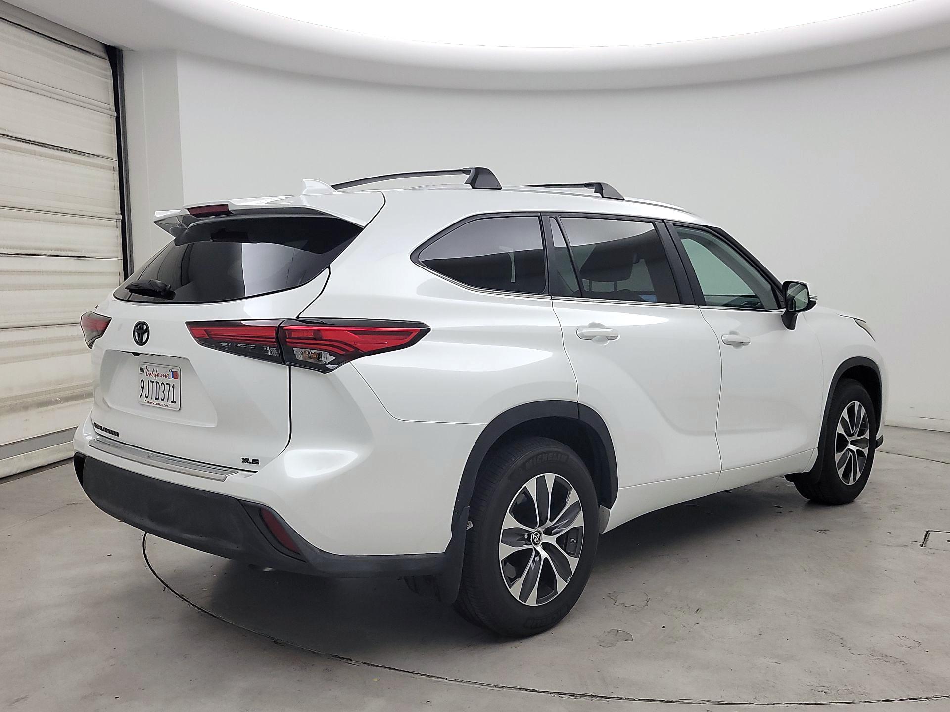 Thumbnail: 2023 Toyota Highlander - 5