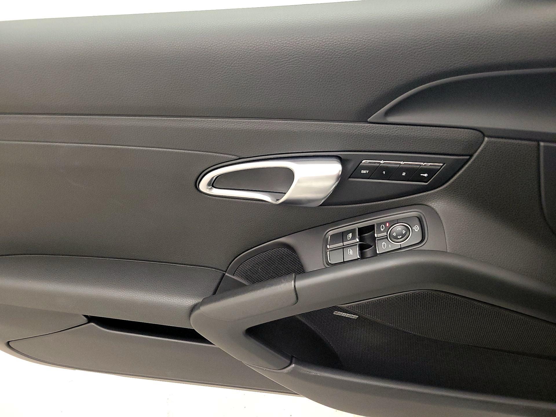 Thumbnail: 2021 Porsche 718 Cayman - 12