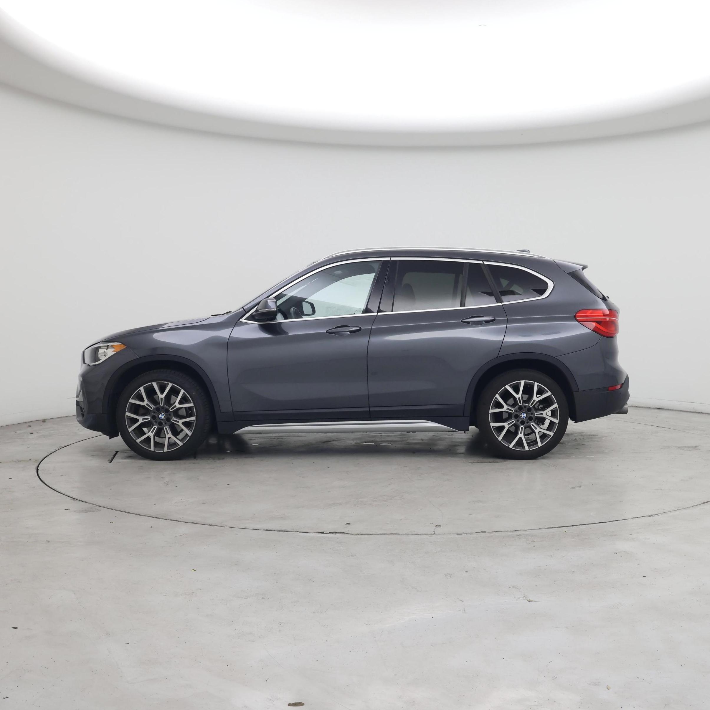 Thumbnail: 2021 BMW X1 - 3