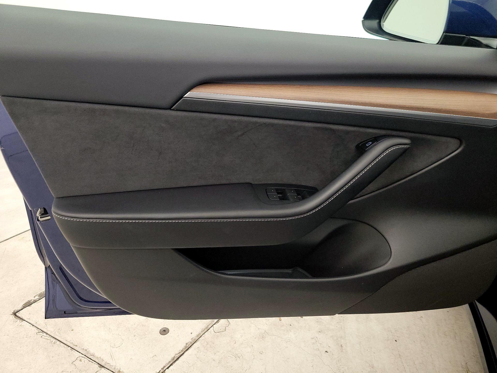 Thumbnail: 2023 Tesla Model 3 - 12