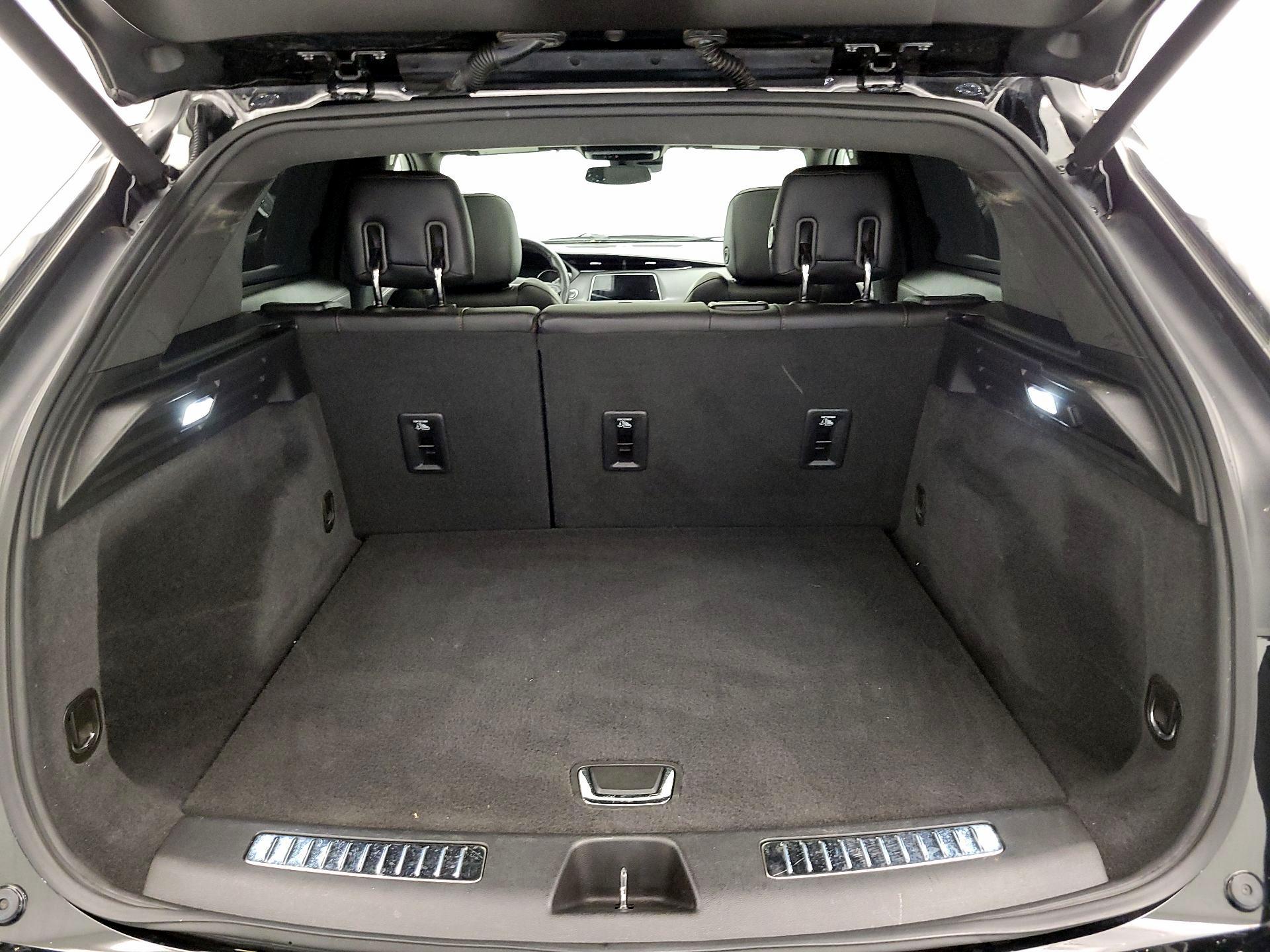 Thumbnail: 2021 Cadillac XT4 - 20