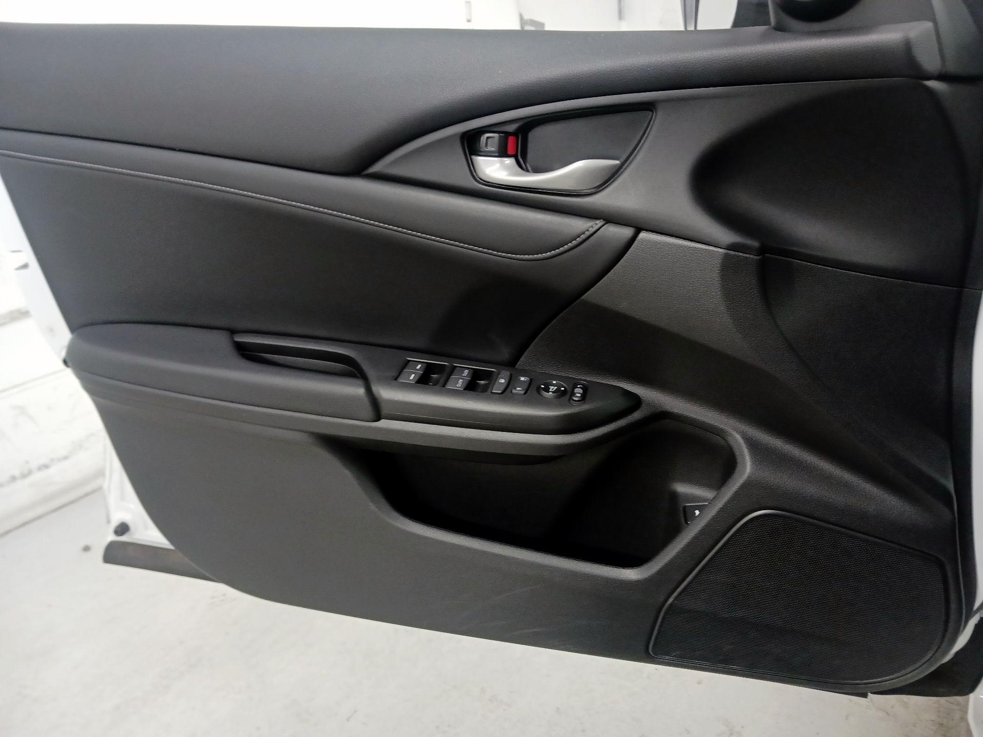 Thumbnail: 2021 Honda Insight - 12