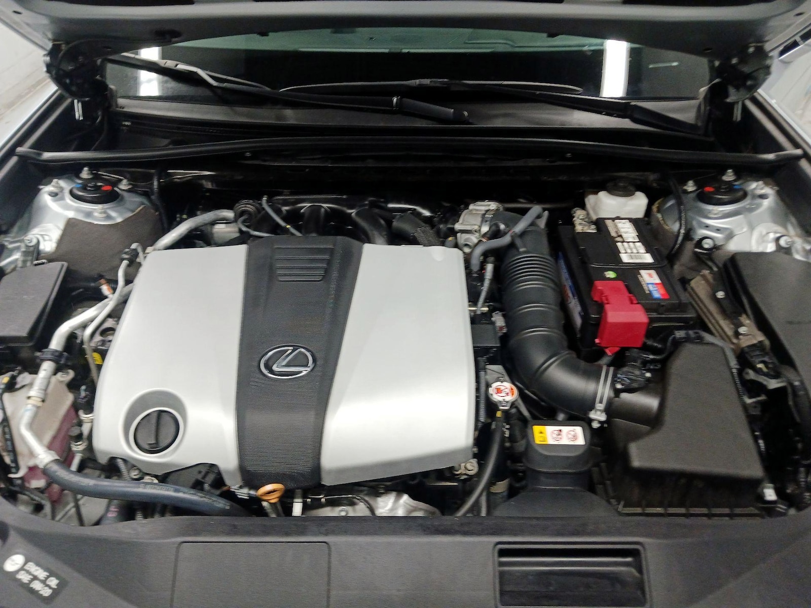 2025 Lexus ES 350 - Photo 22