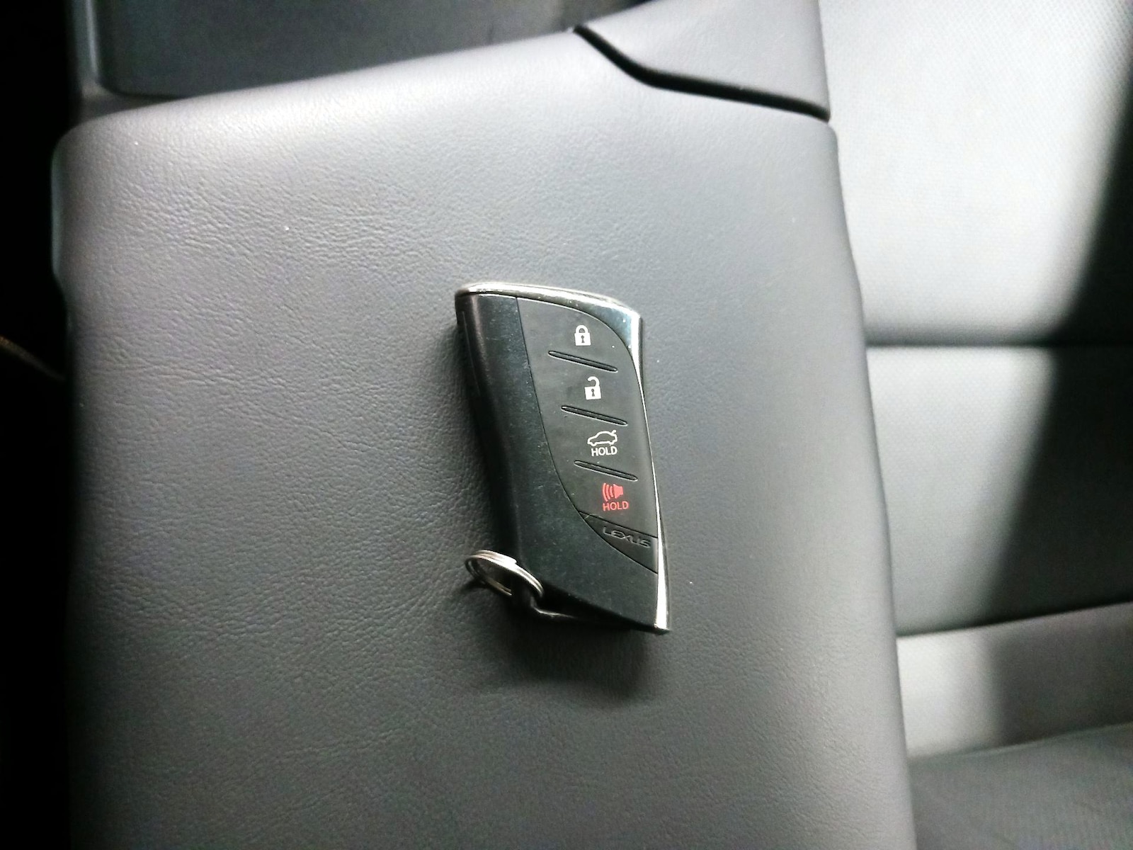 2025 Lexus ES 350 - Photo 23