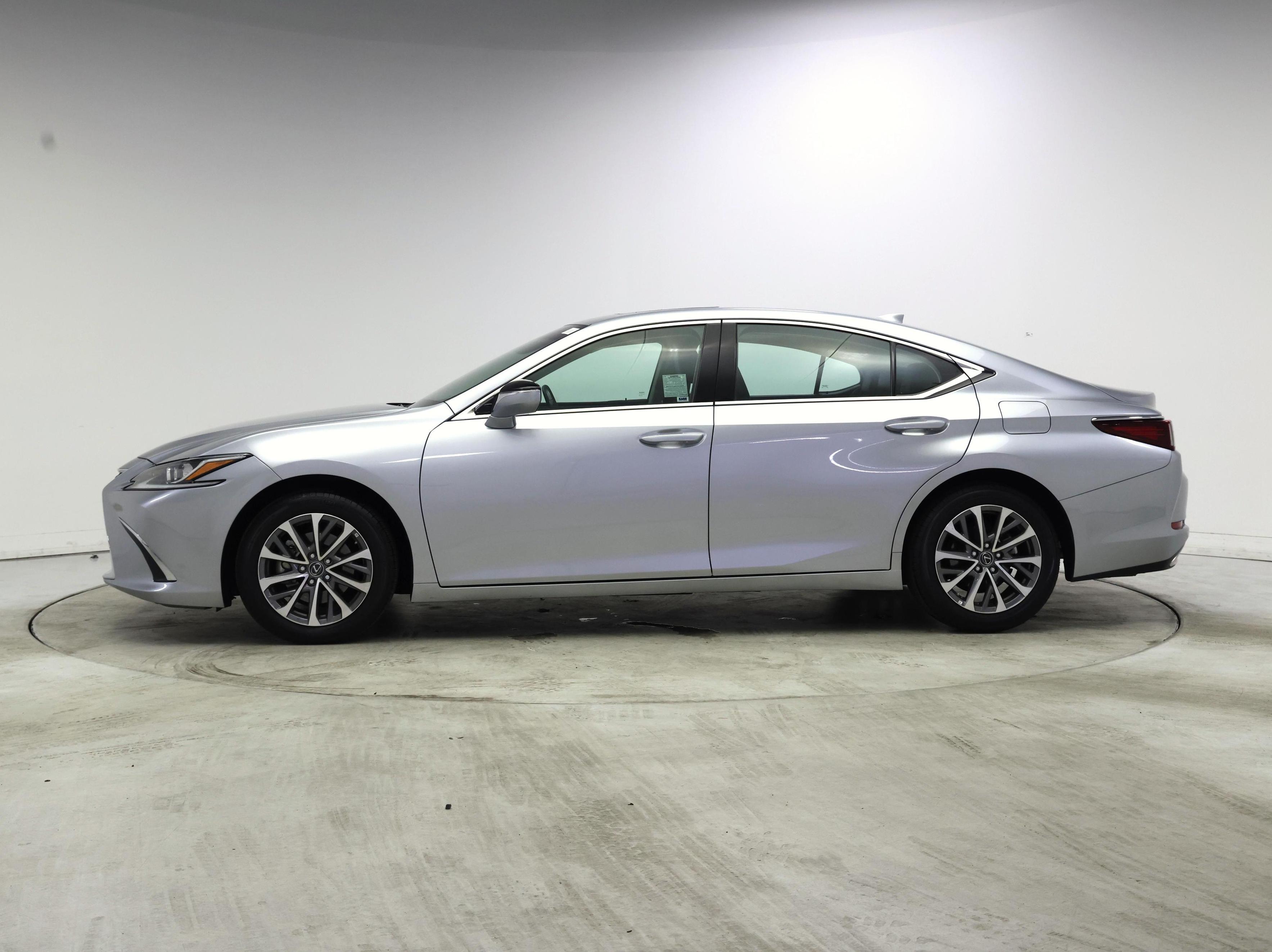 Thumbnail: 2025 Lexus ES - 3
