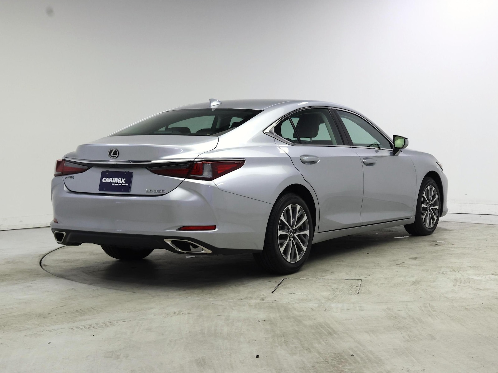 2025 Lexus ES 350 - Photo 9