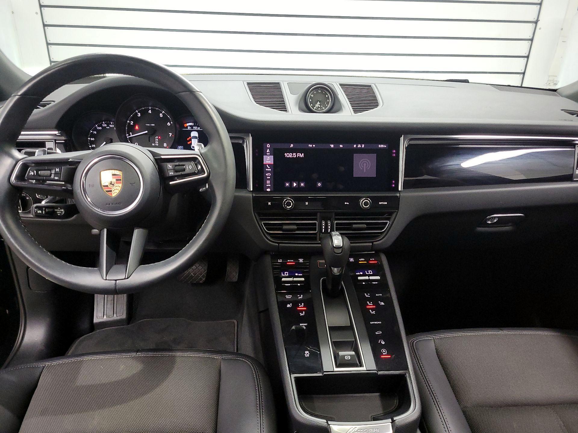 Thumbnail: 2024 Porsche Macan - 9