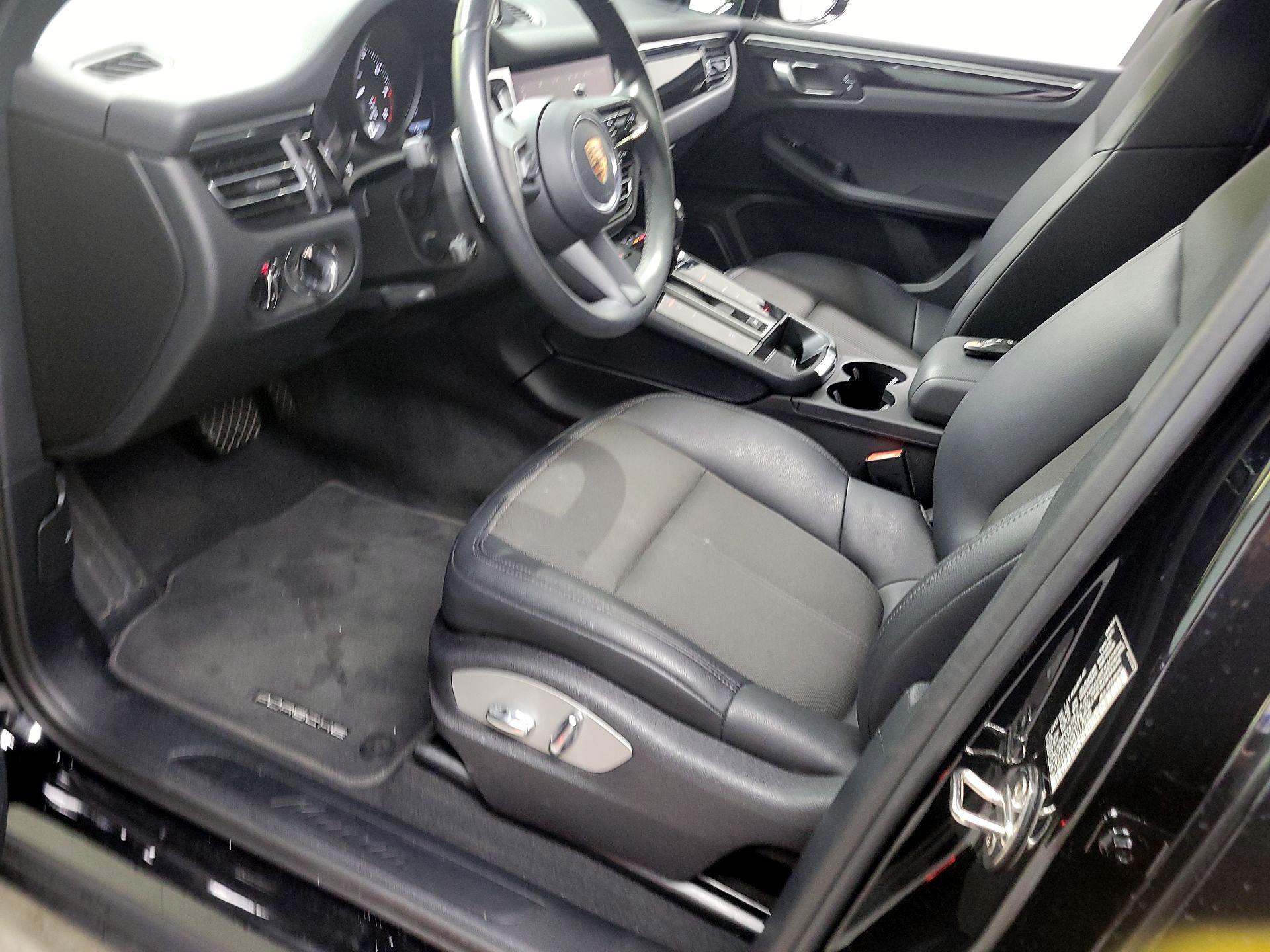 Thumbnail: 2024 Porsche Macan - 12