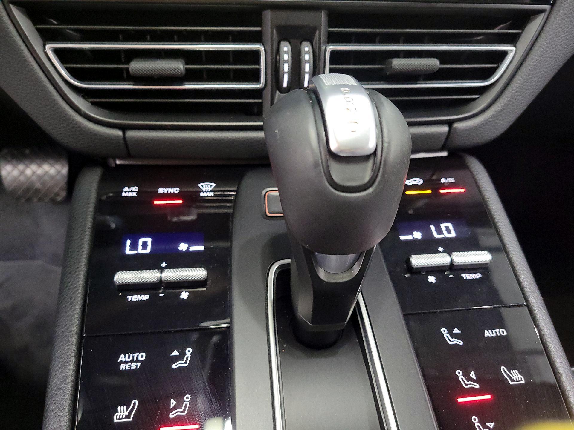 Thumbnail: 2024 Porsche Macan - 15