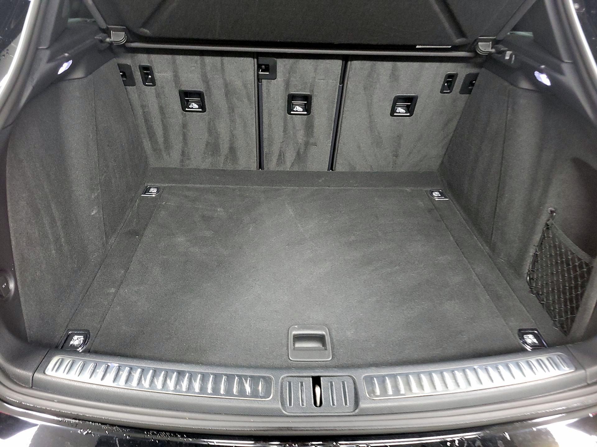 Thumbnail: 2024 Porsche Macan - 18