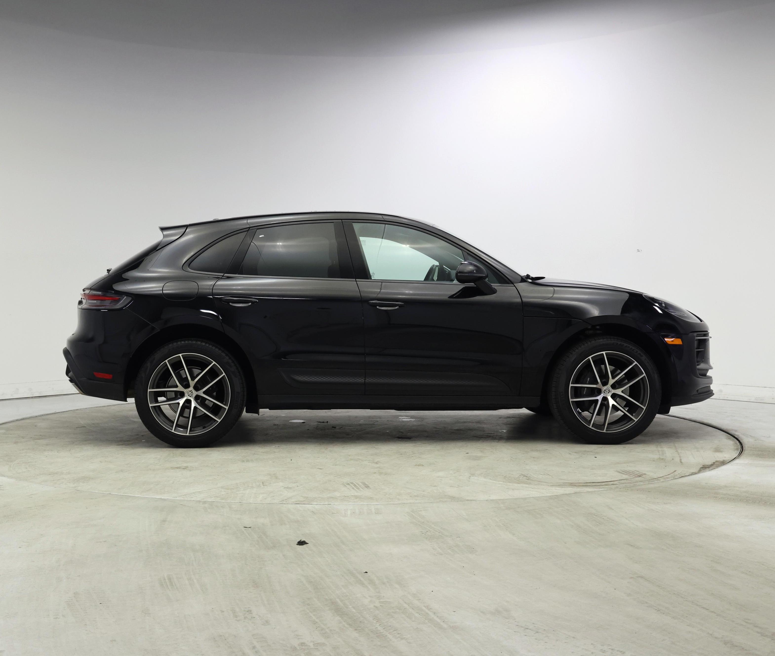 Thumbnail: 2024 Porsche Macan - 7