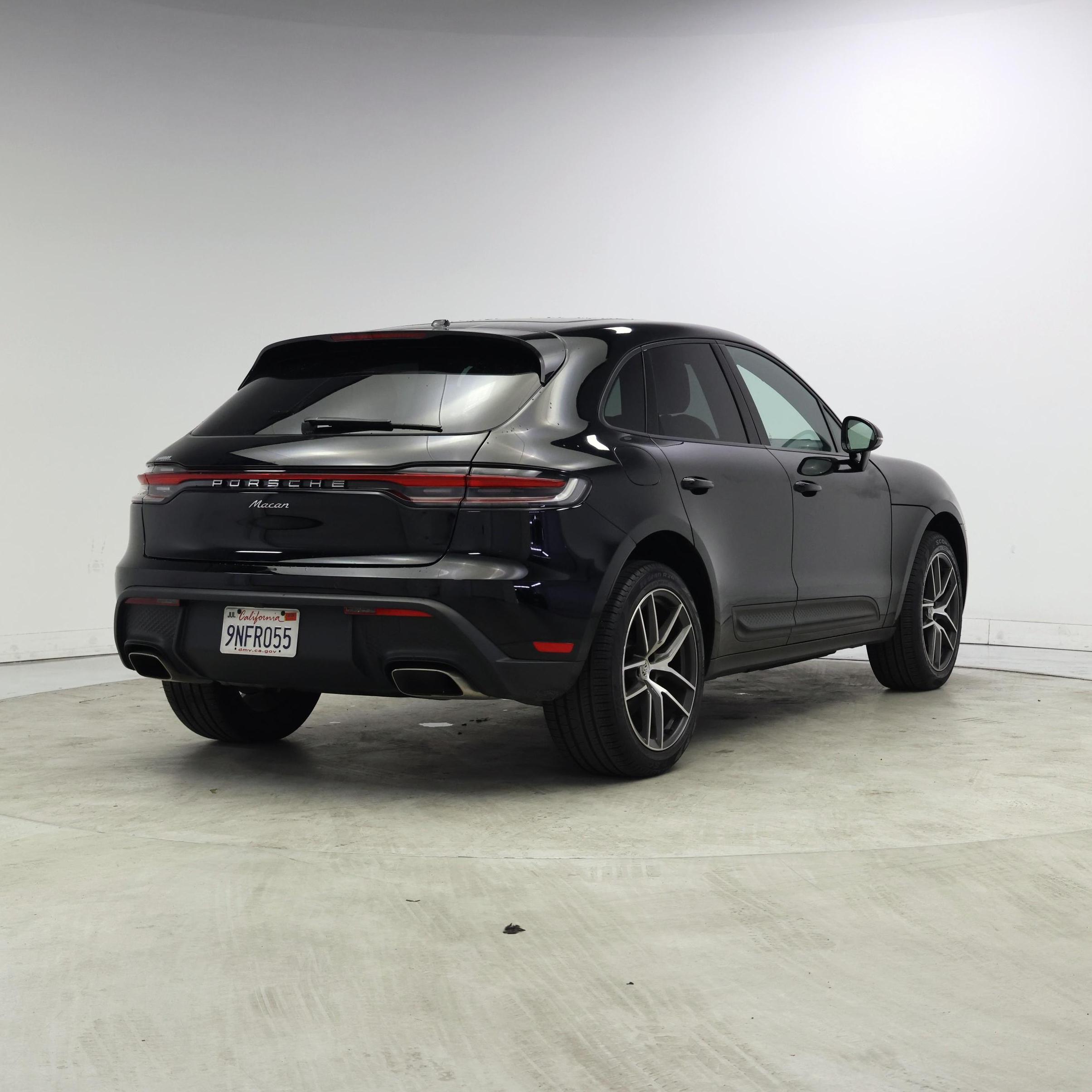 Thumbnail: 2024 Porsche Macan - 8